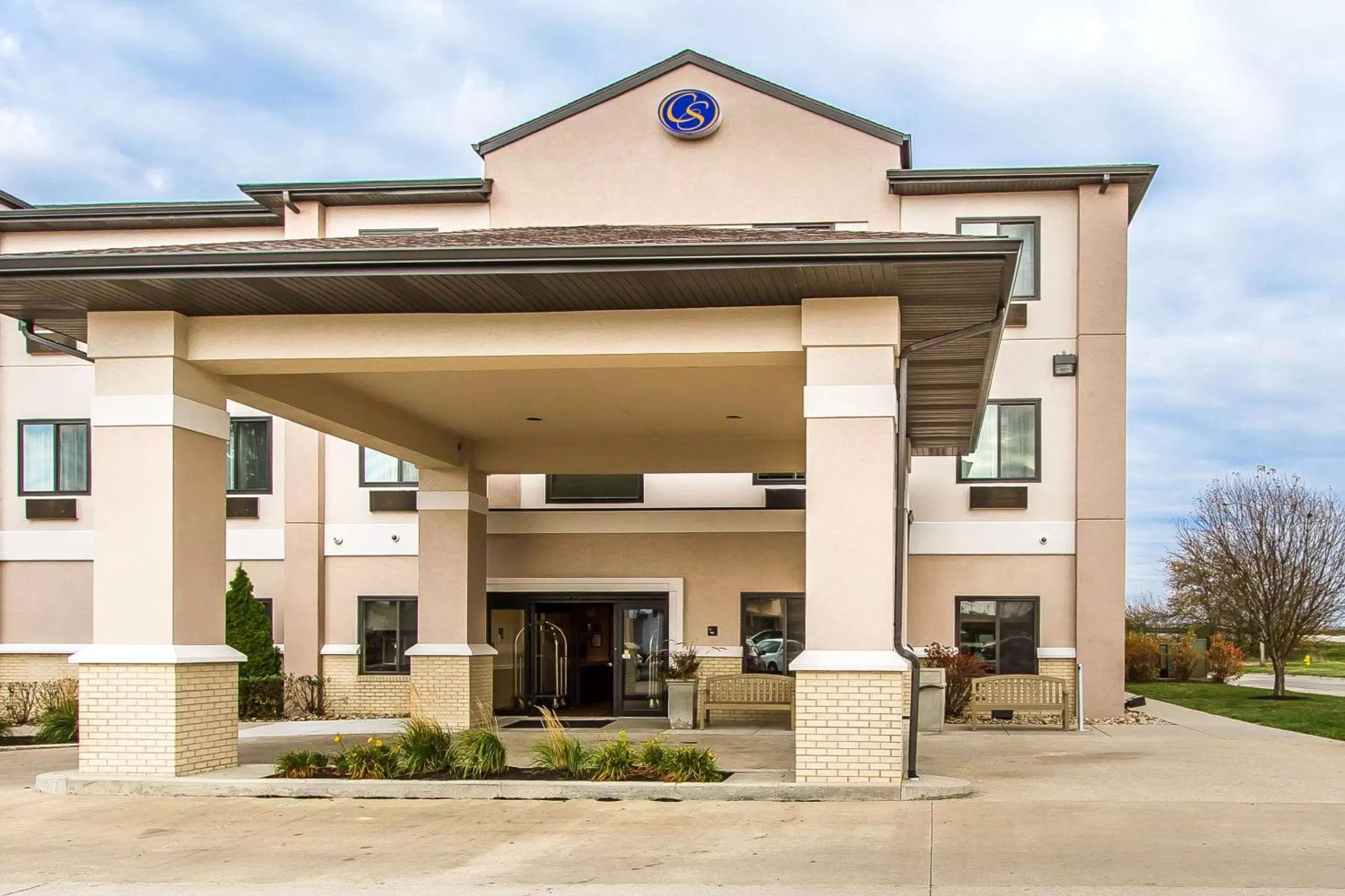 Property Building in Comfort Suites Mattoon Illinois