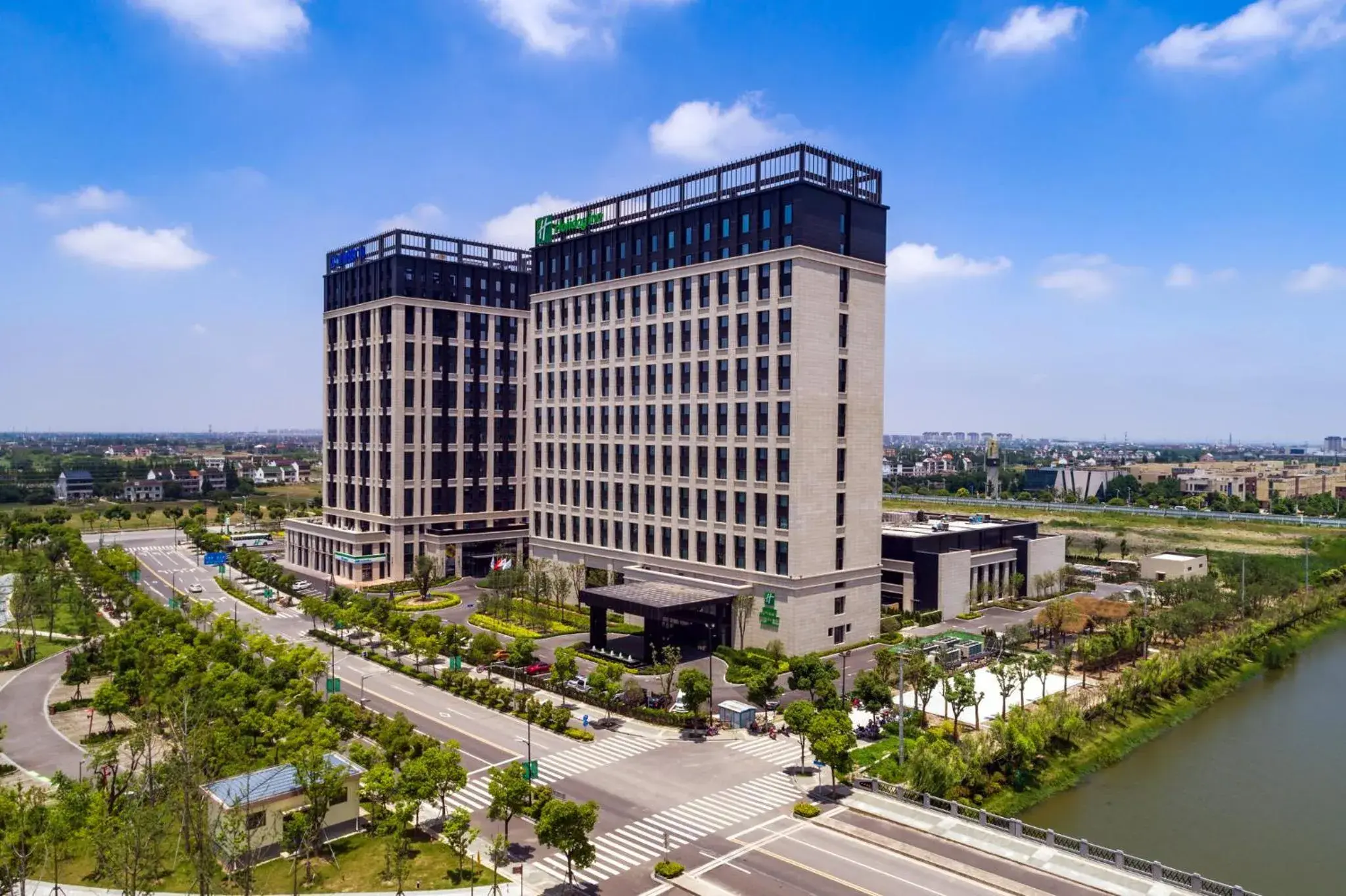 Property building in Crowne Plaza Shanghai Jinshan by IHG Property building in Crowne Plaza Shanghai Jinshan by IHG