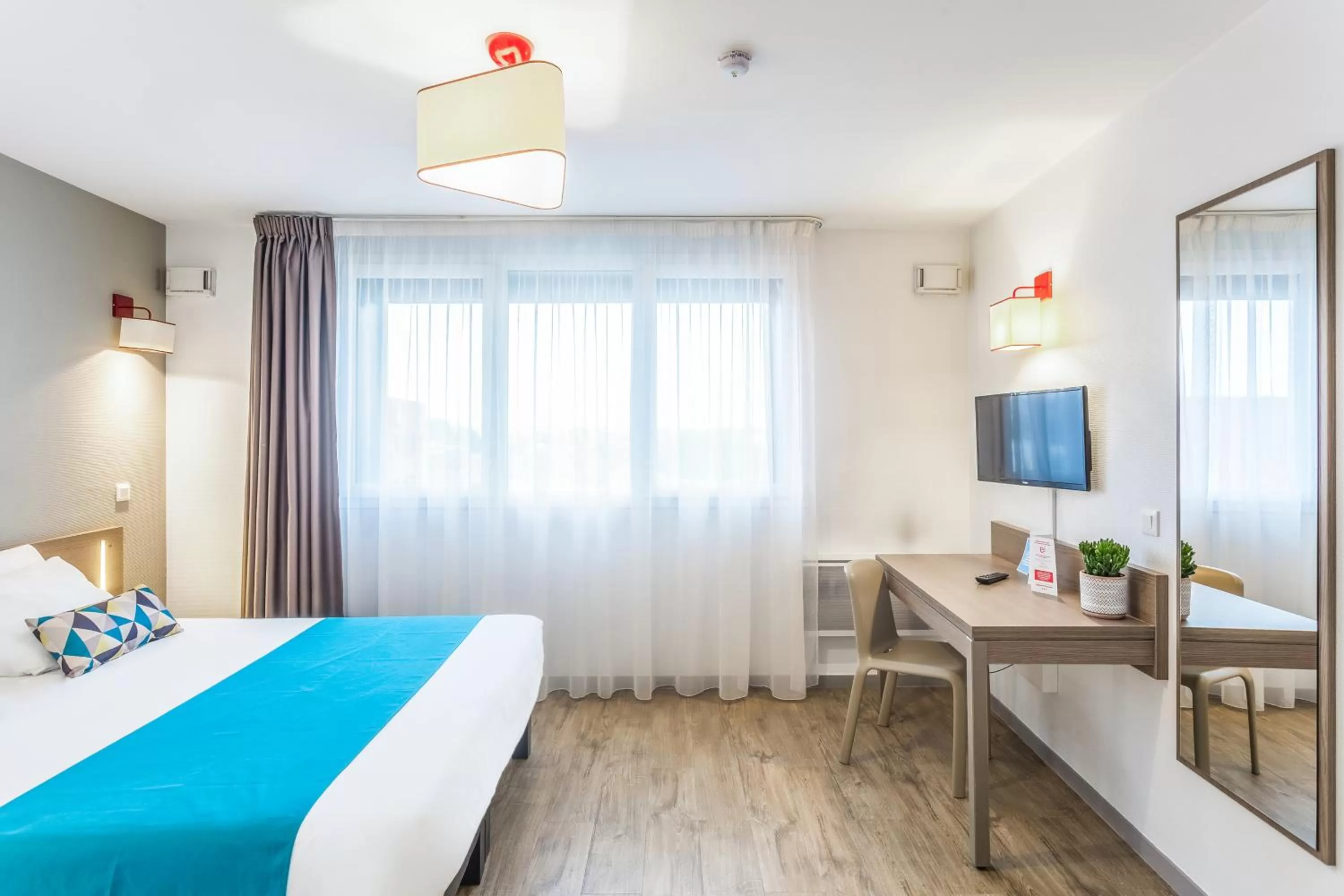 TV and multimedia, Bed in Appart'City Confort Amiens Gare