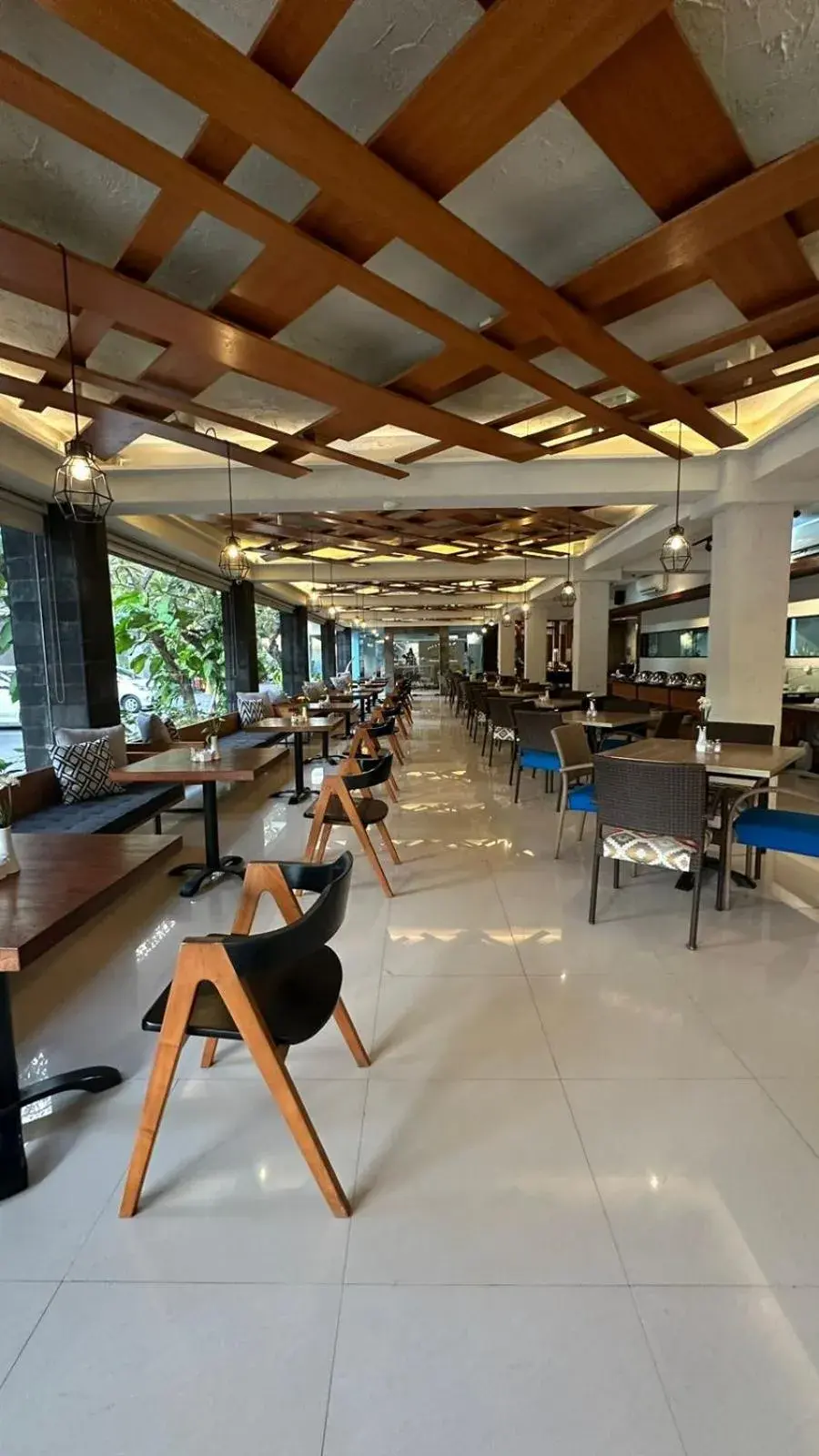 Restaurant/places to eat in Bloo Bali Hotel