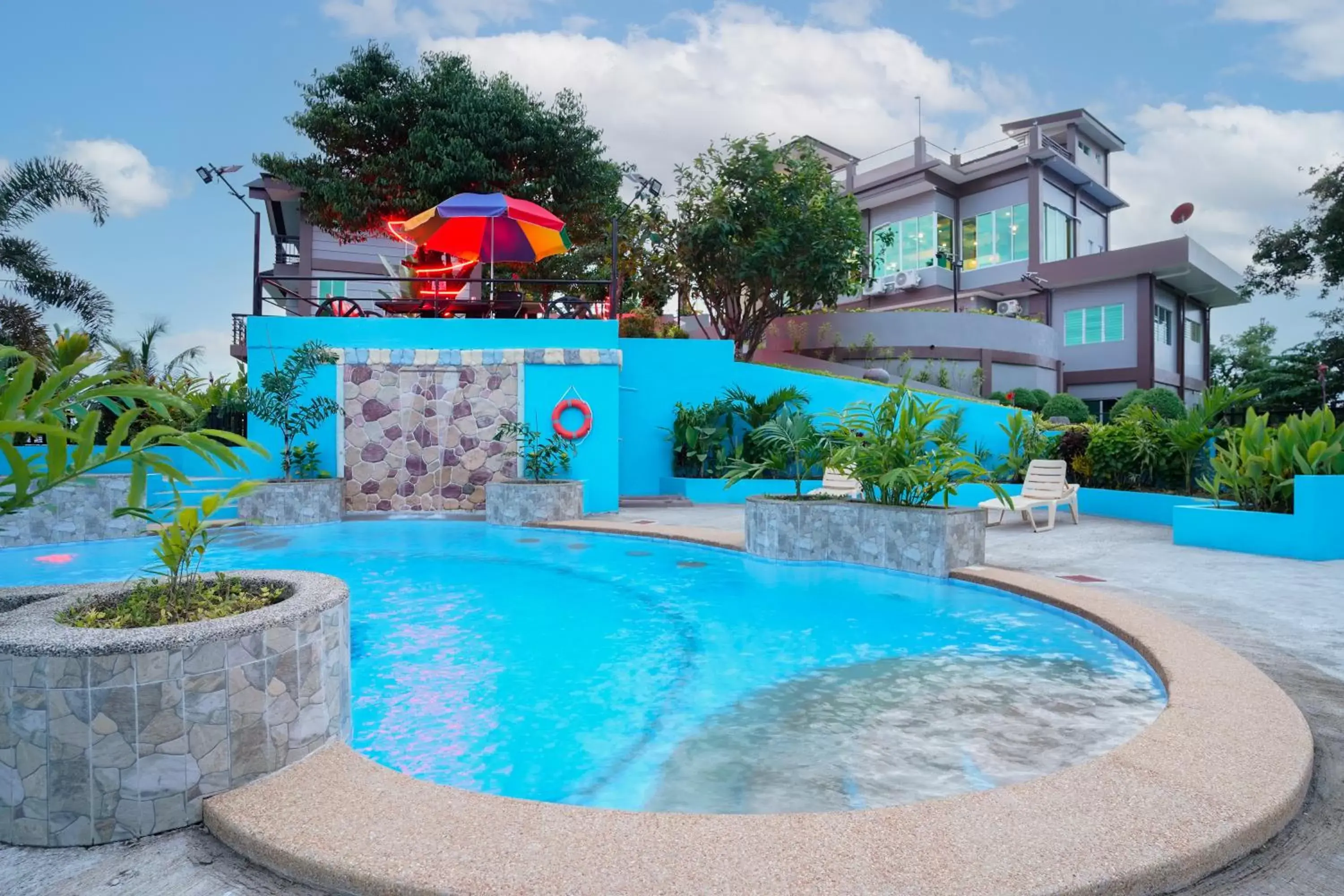 Swimming pool in MS Mountain Cabin Swimming pool in MS Mountain Cabin