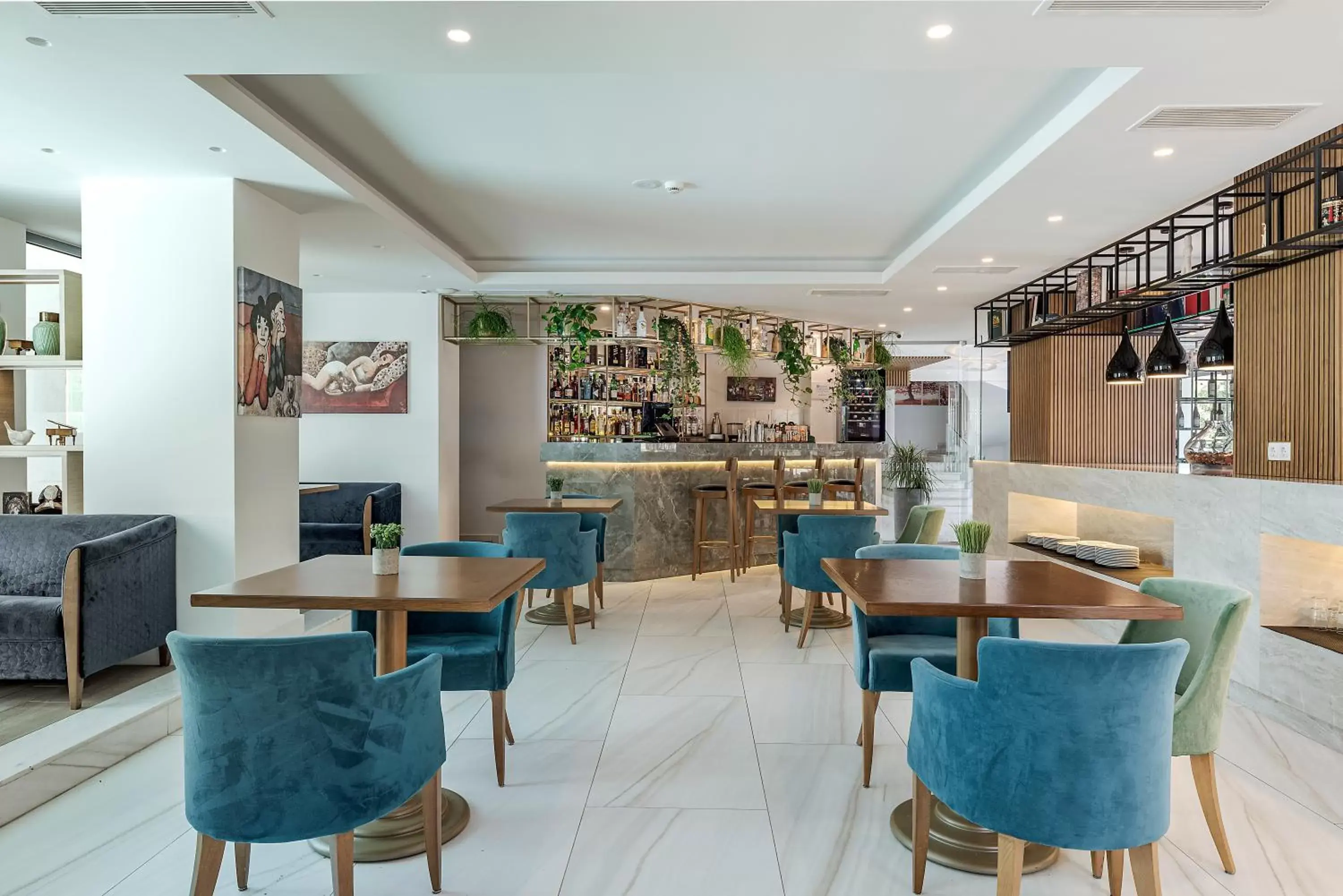 Restaurant/places to eat, Lounge/Bar in Glyfada Riviera Hotel