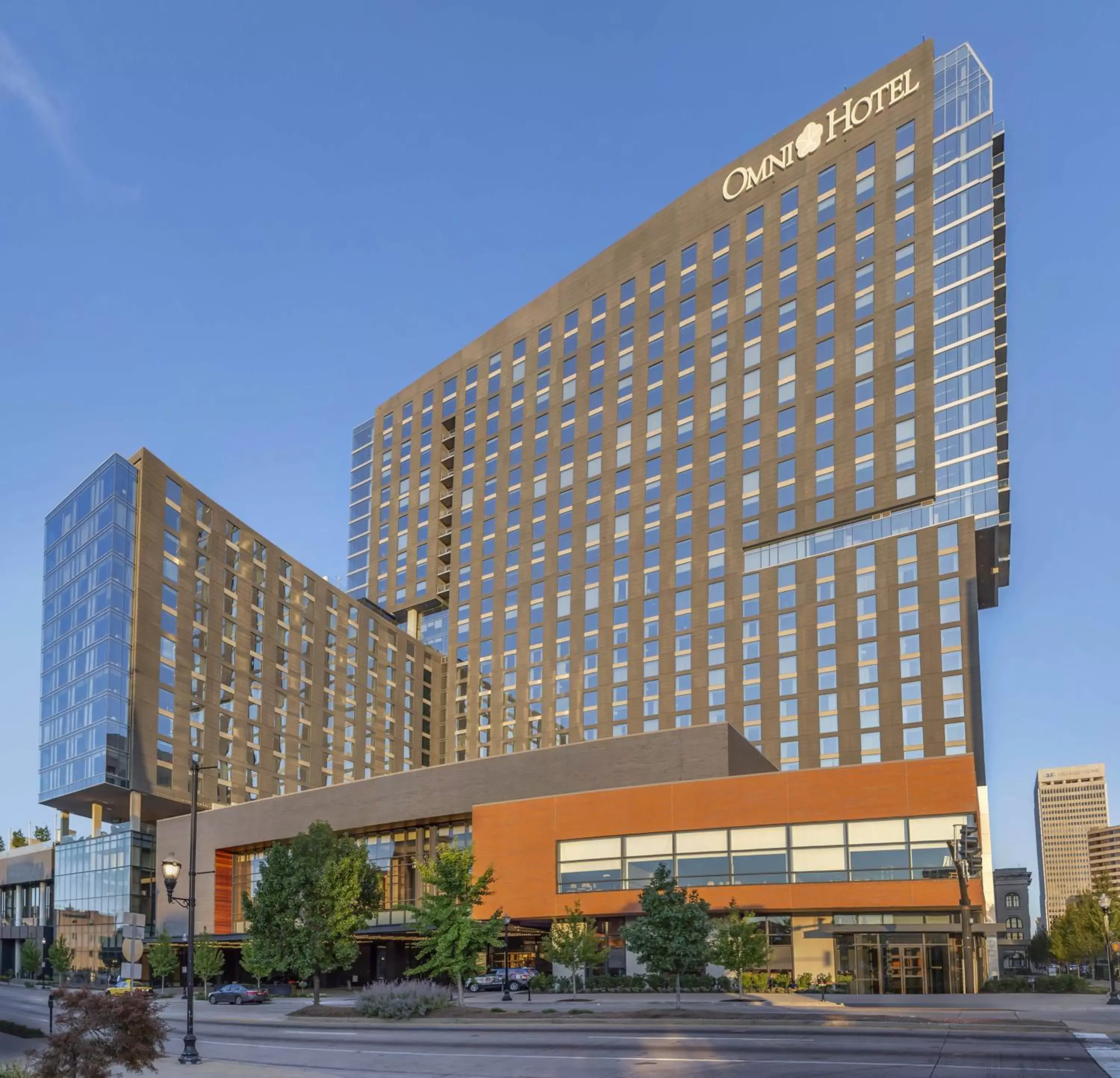 Property Building in Omni Louisville Hotel