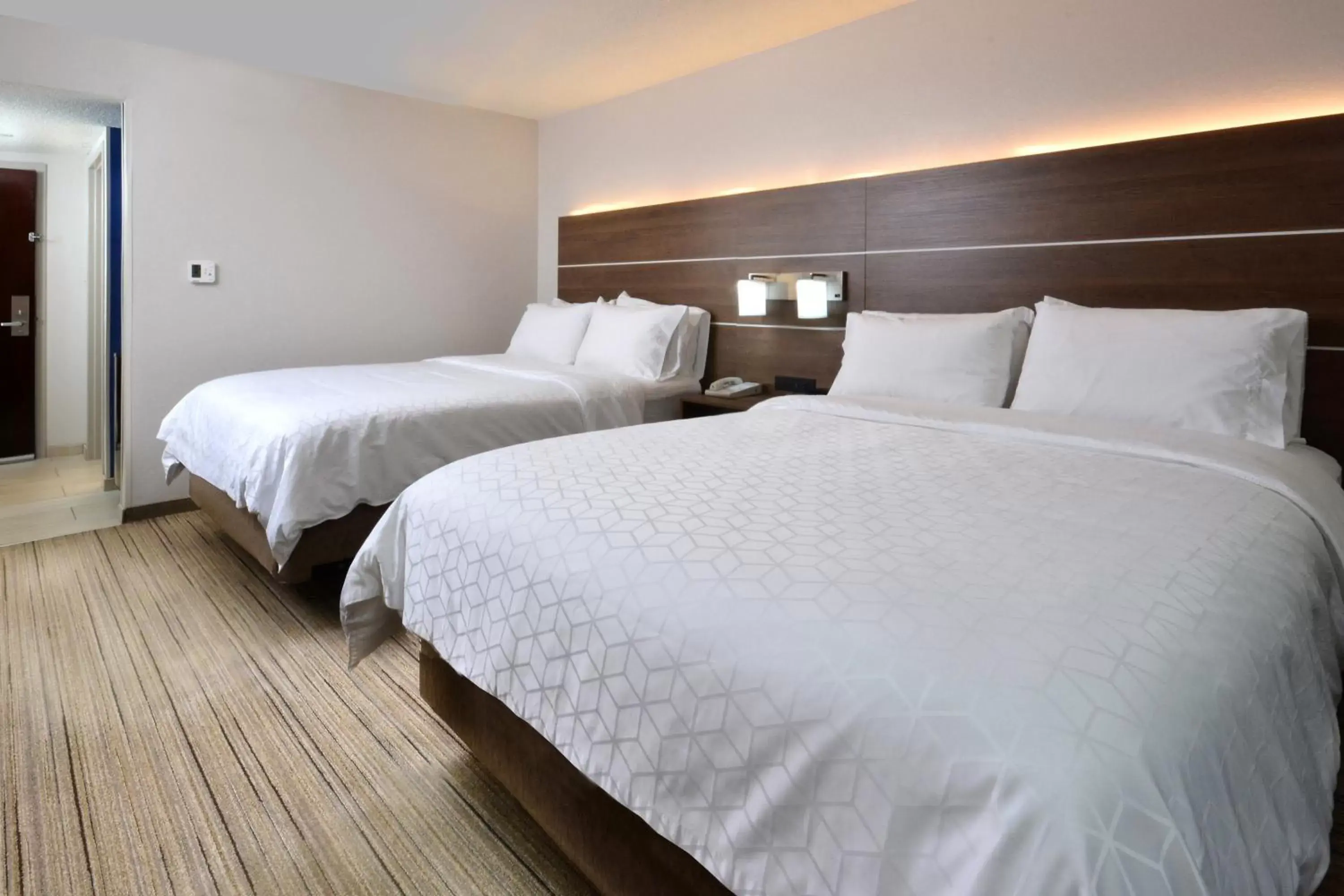 Photo of the whole room, Bed in Holiday Inn Express Durham by IHG Photo of the whole room, Bed in Holiday Inn Express Durham by IHG