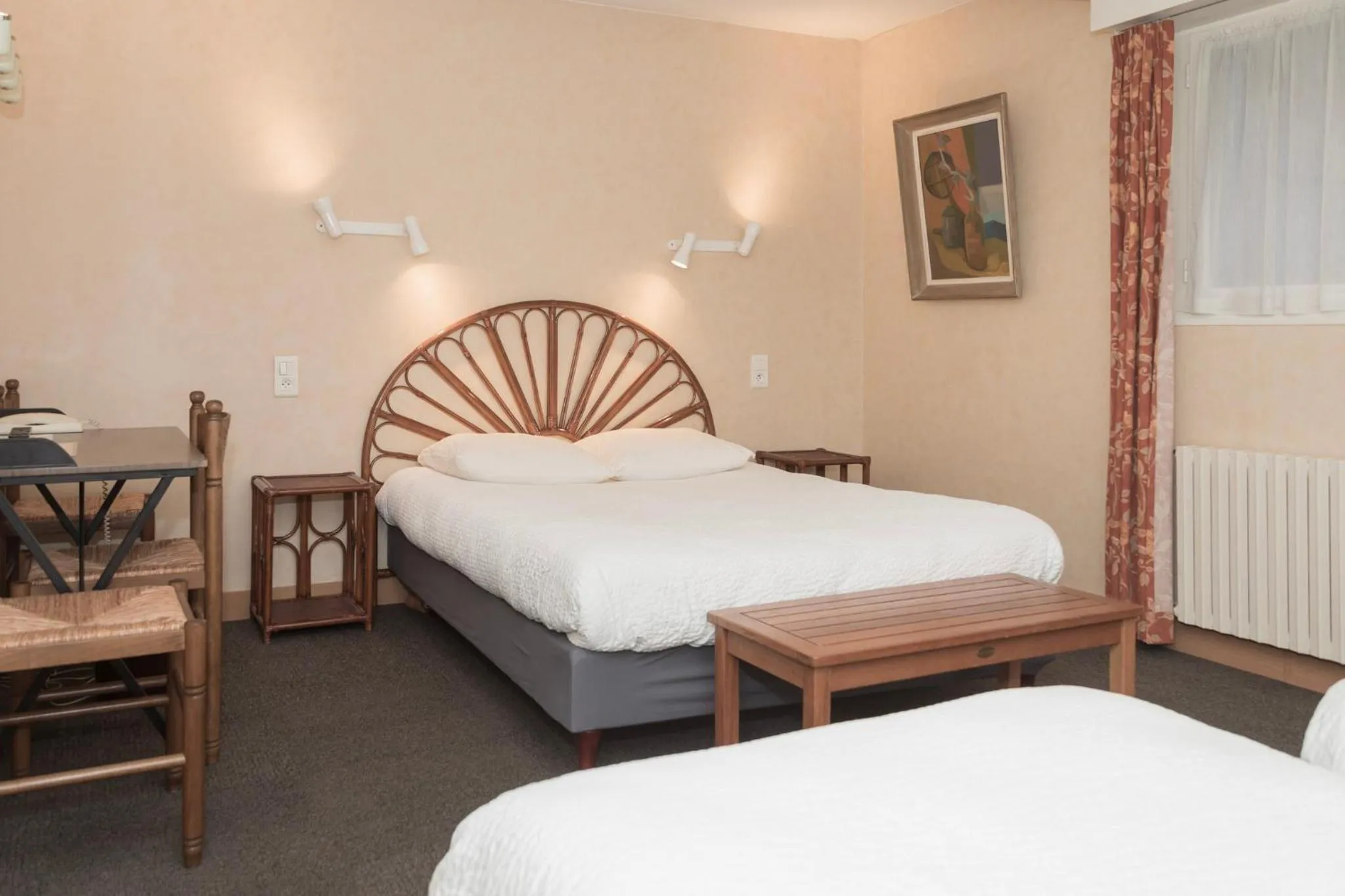 Bed in Cit'Hotel Aéro-Hotel