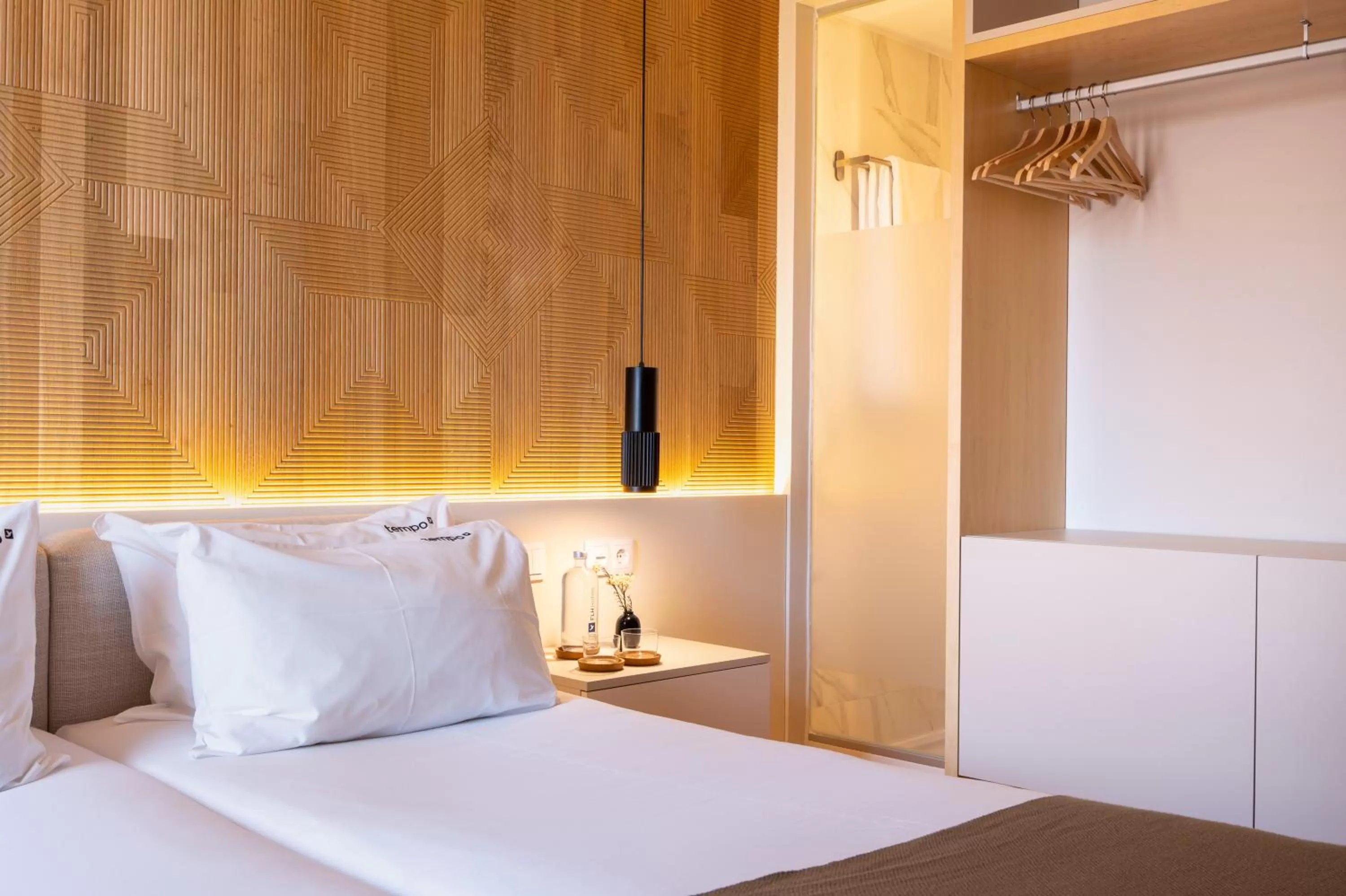 Decorative detail, Bed in Tempo FLH Hotels Lisboa