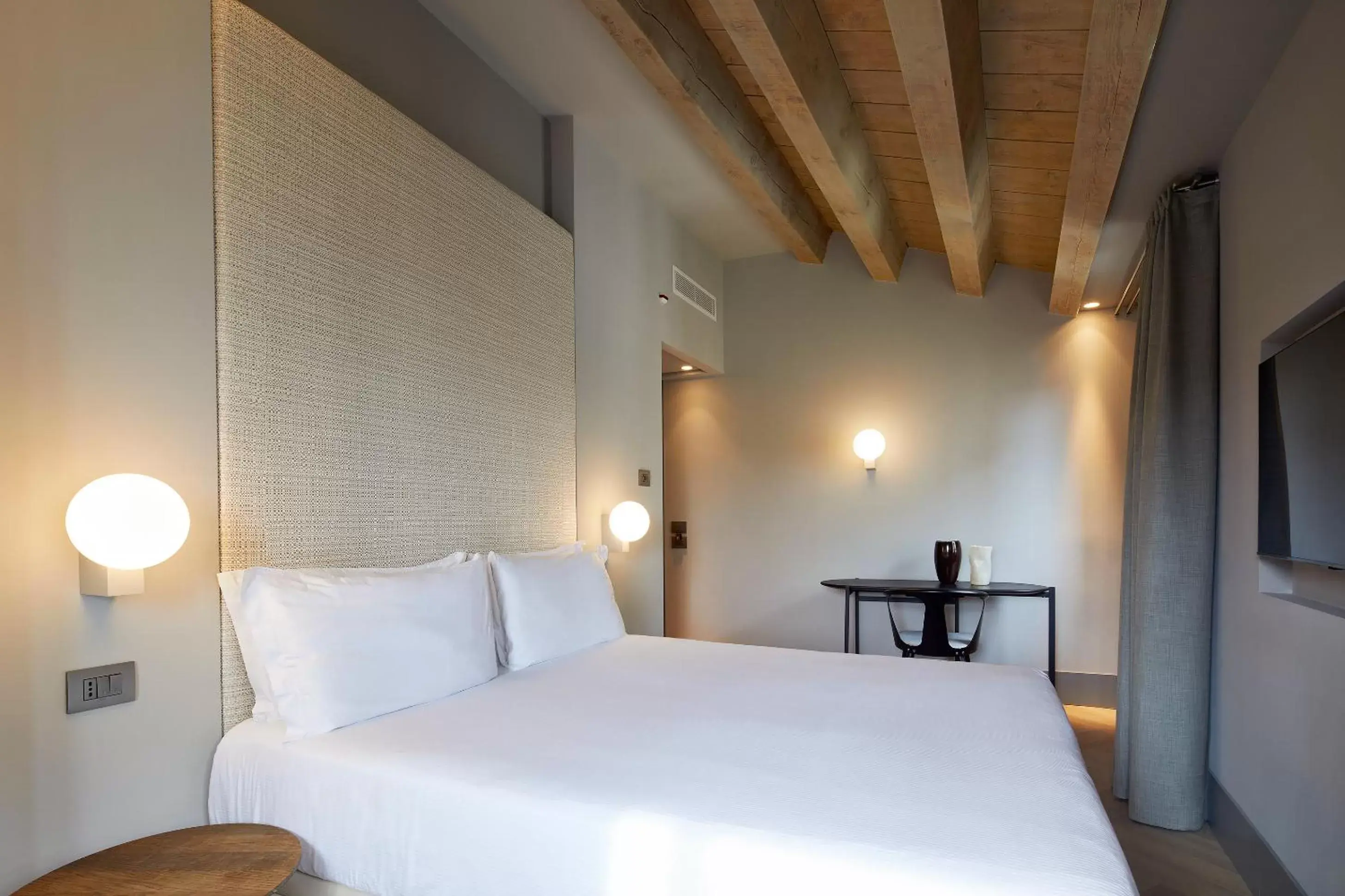Bed in Hotel Dei Dragomanni