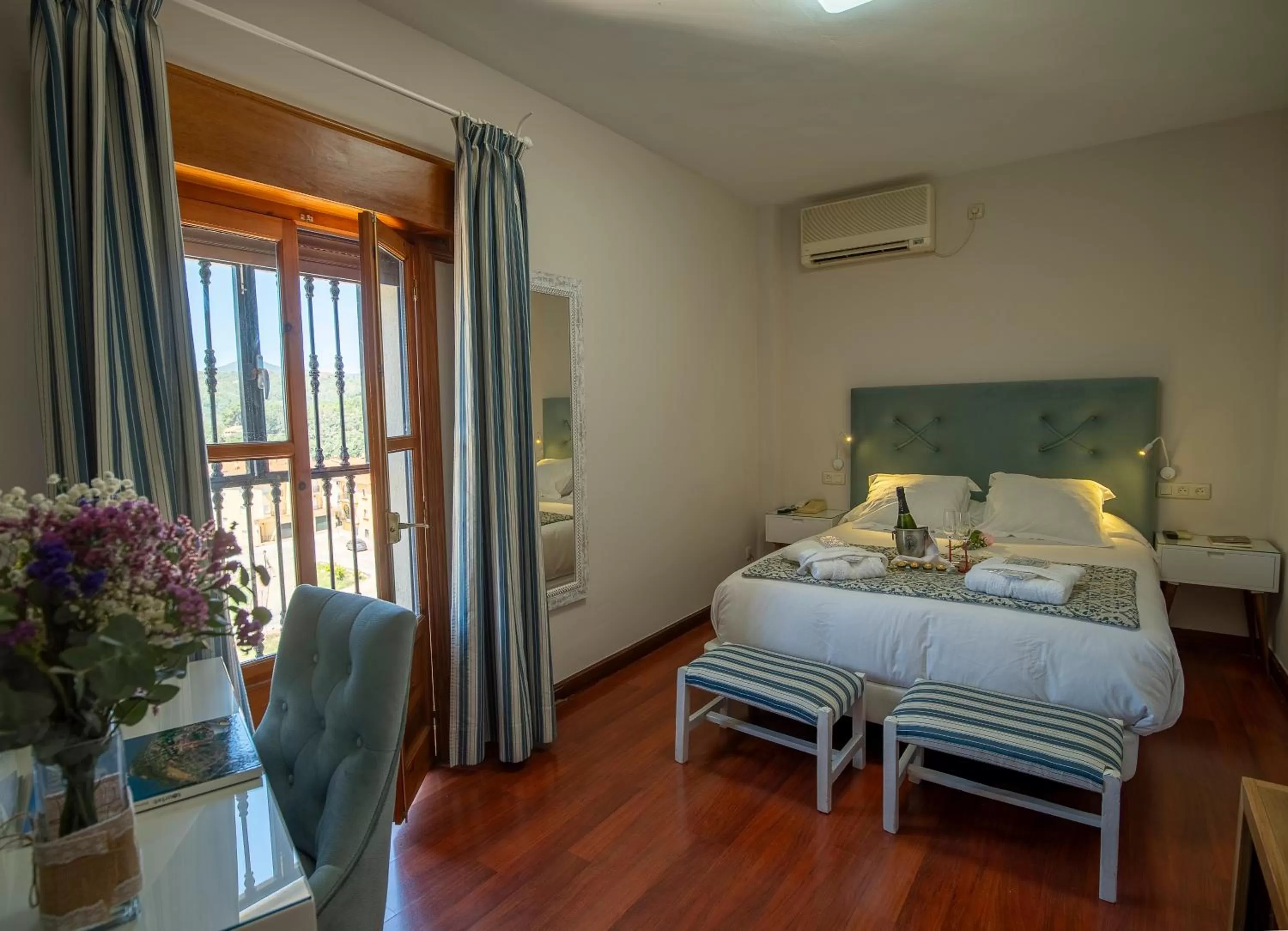 Bed in Hotel Rural Spa Don Juan de Austria