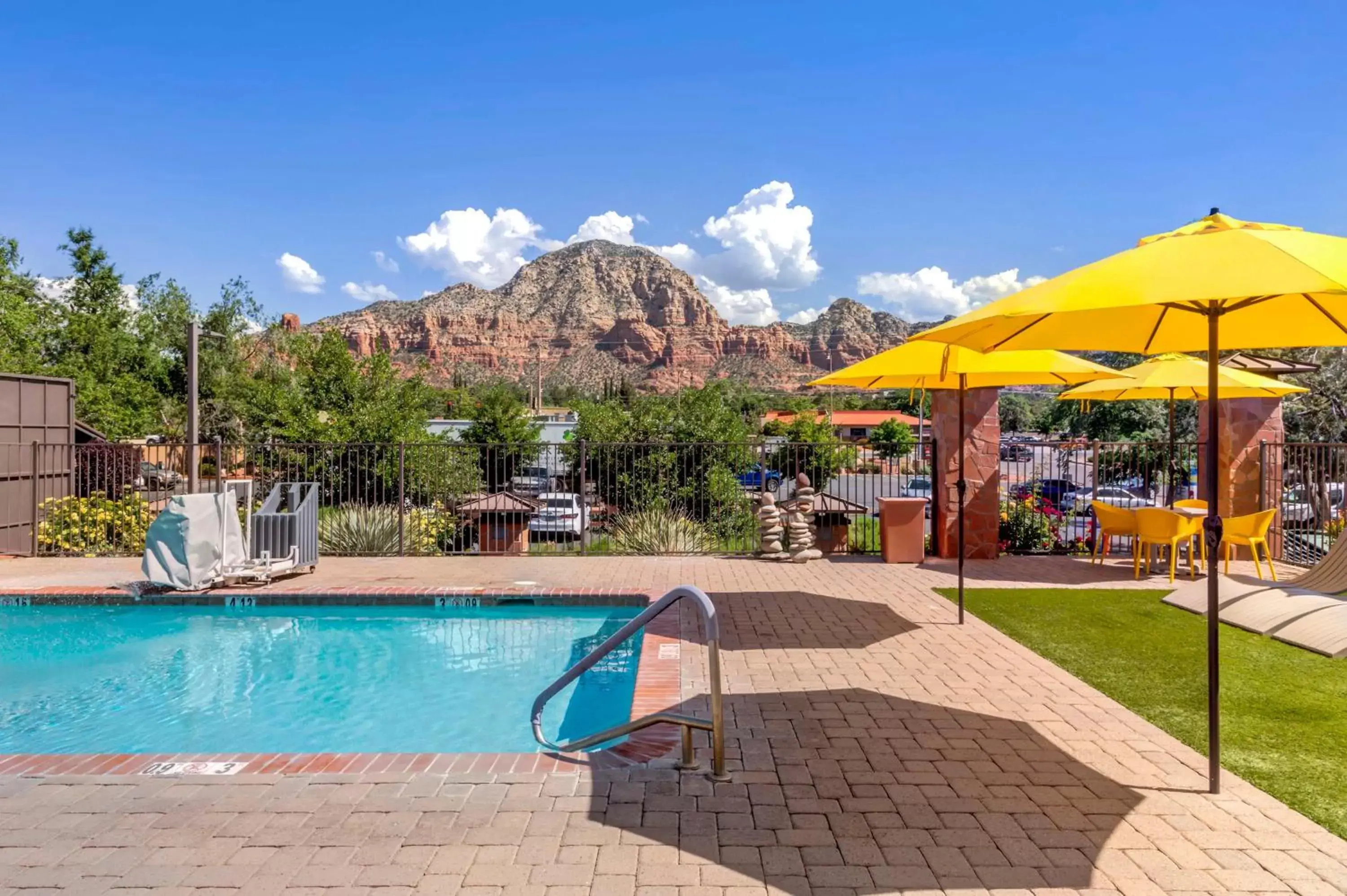 Pool view, Swimming Pool in Aiden by Best Western Sedona