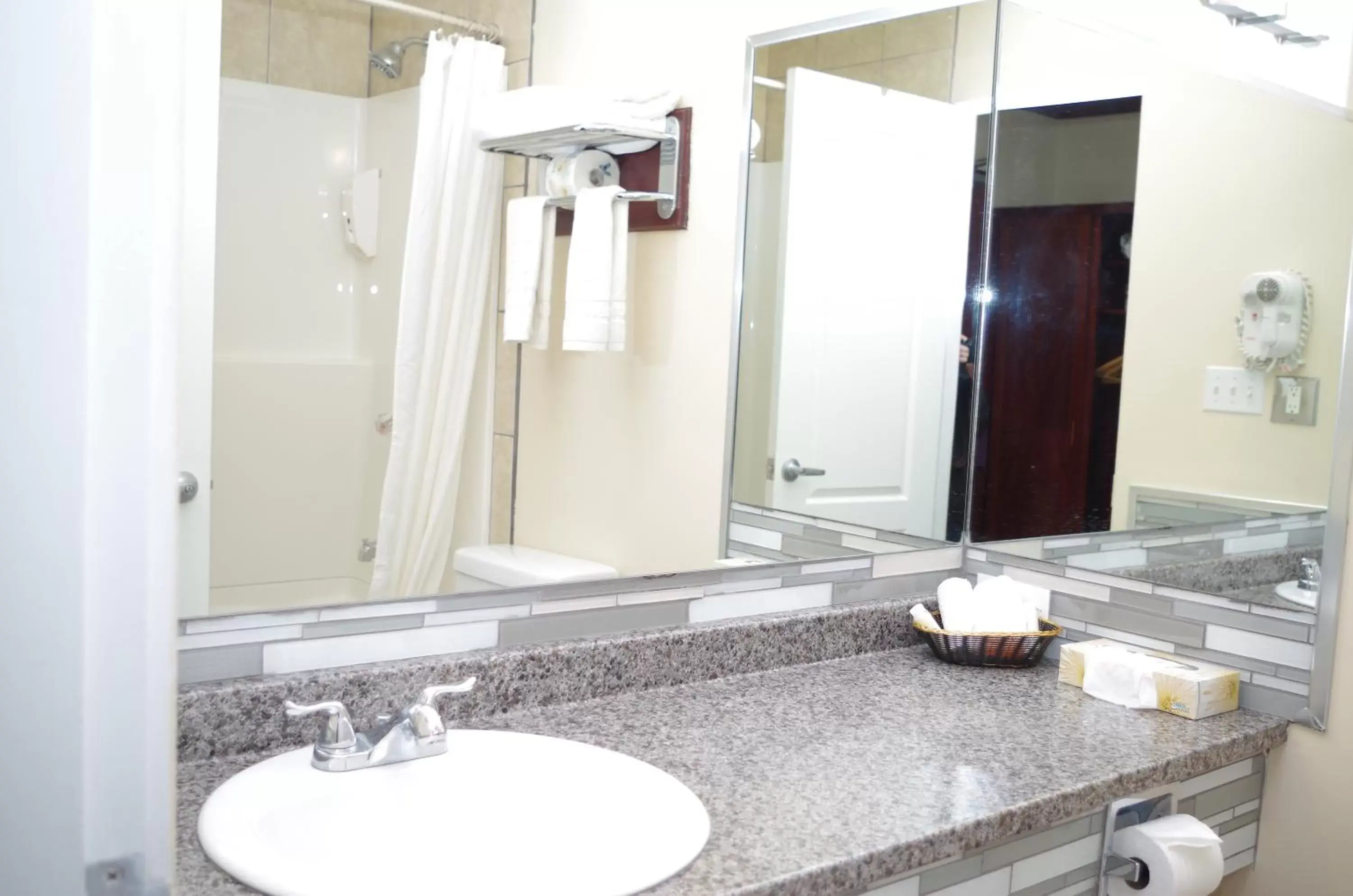 Photo of the whole room, Bathroom in Causeway Bay Hotel