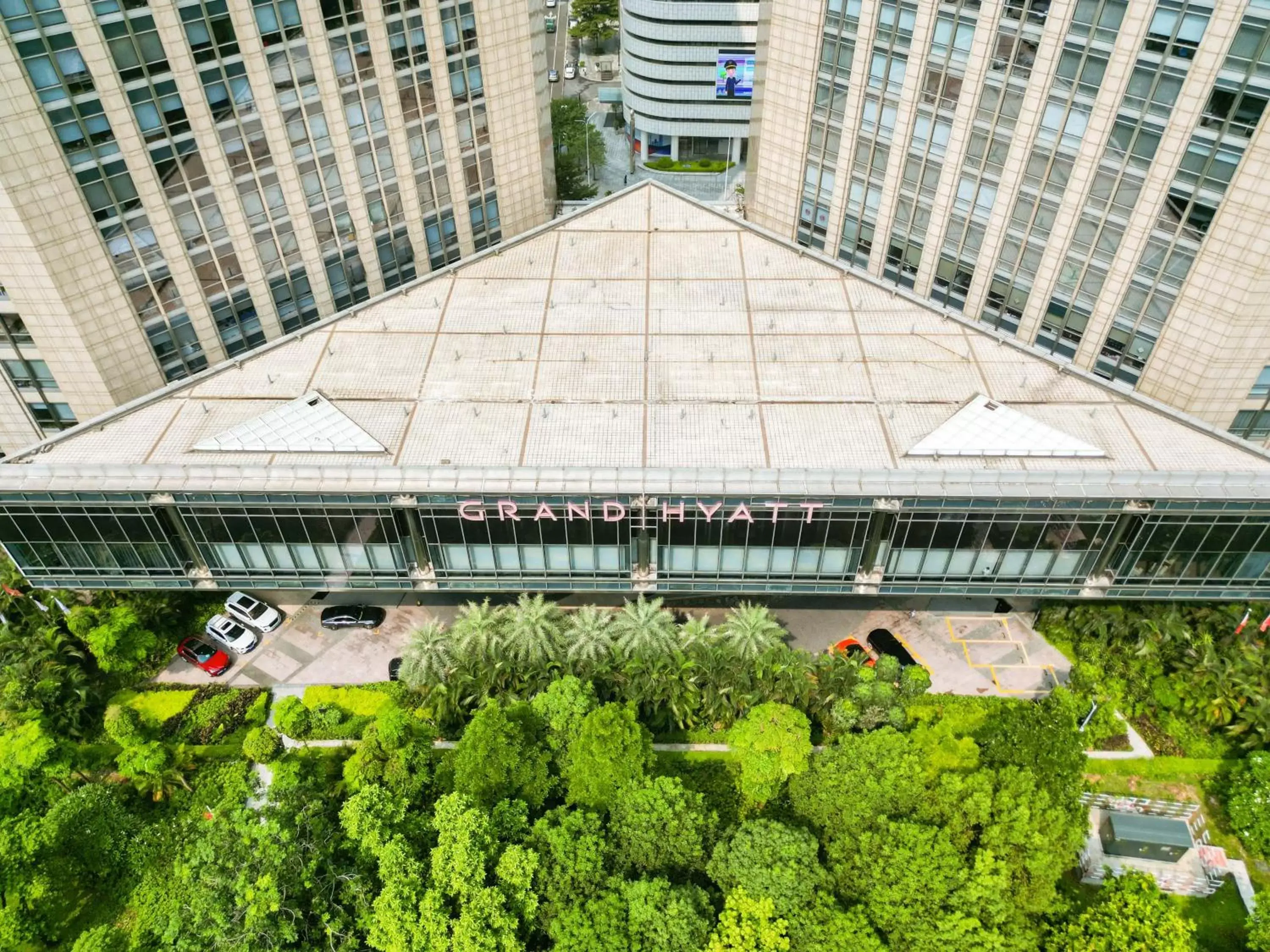Property building in Grand Hyatt Guangzhou- Free Shuttle Bus to Canton Fair Complex during Canton Fair period