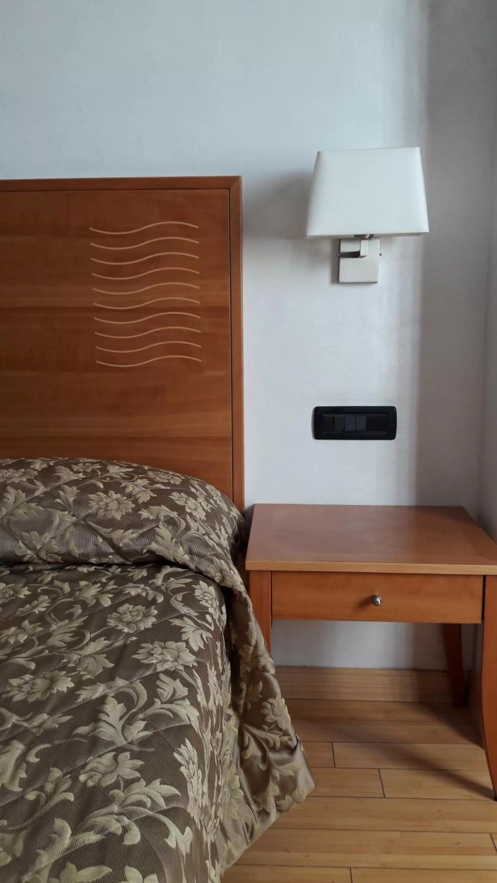 Decorative detail, Bed in Hotel Continental