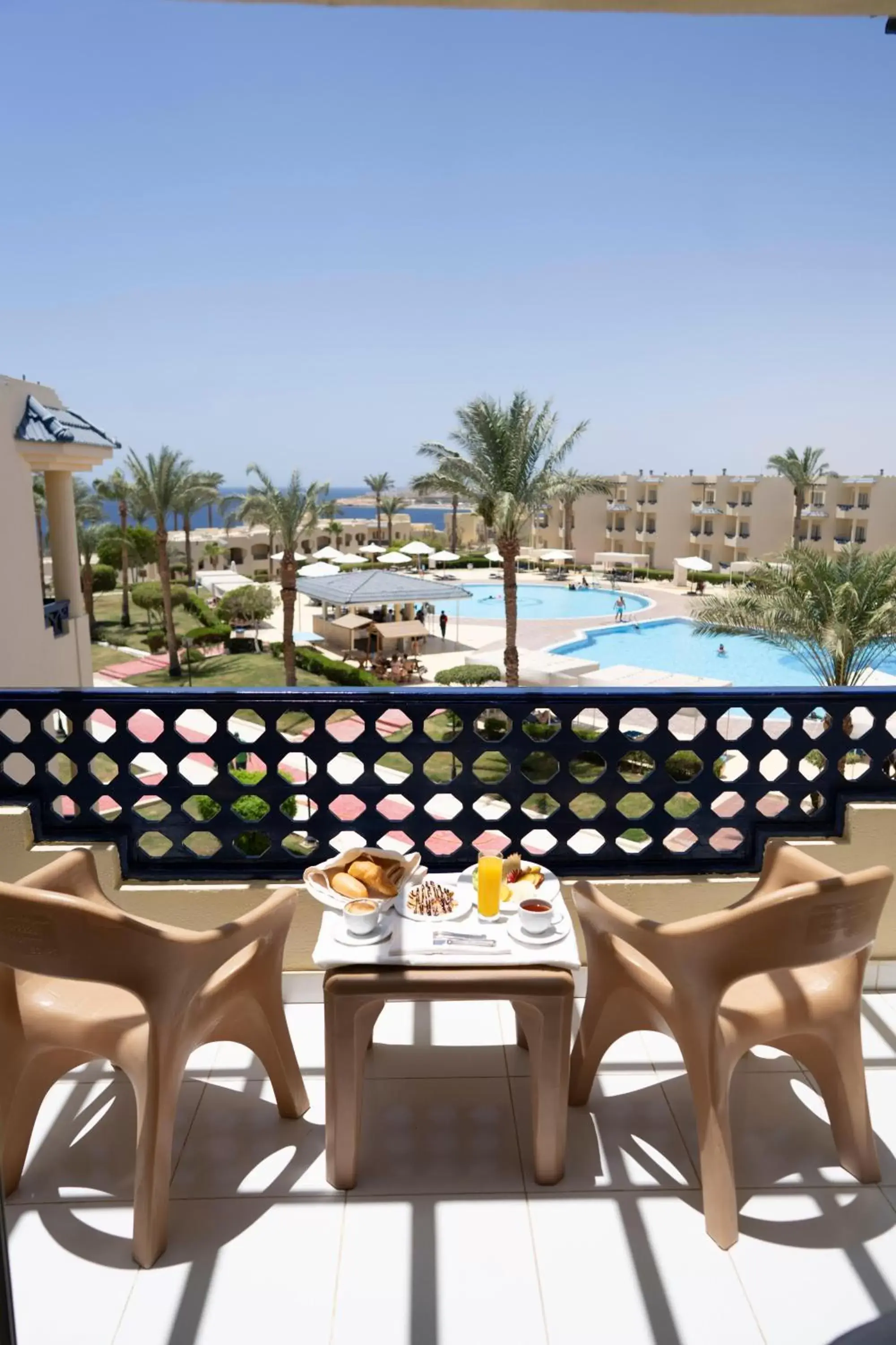 Photo of the whole room, Balcony/Terrace in Grand Oasis Resort