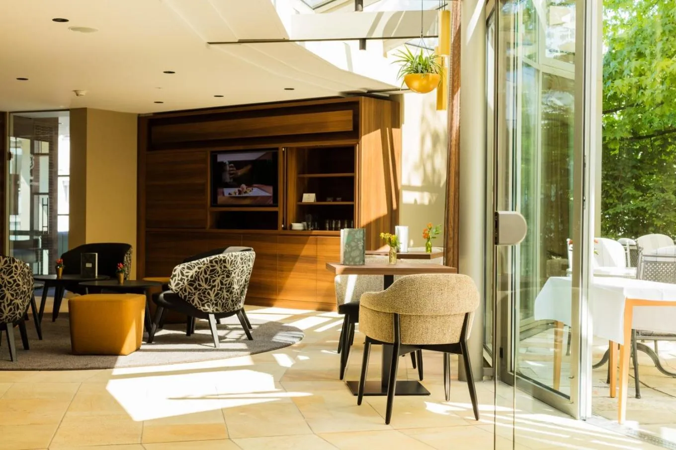 Lobby or reception in Engimatt City & Garden Hotel