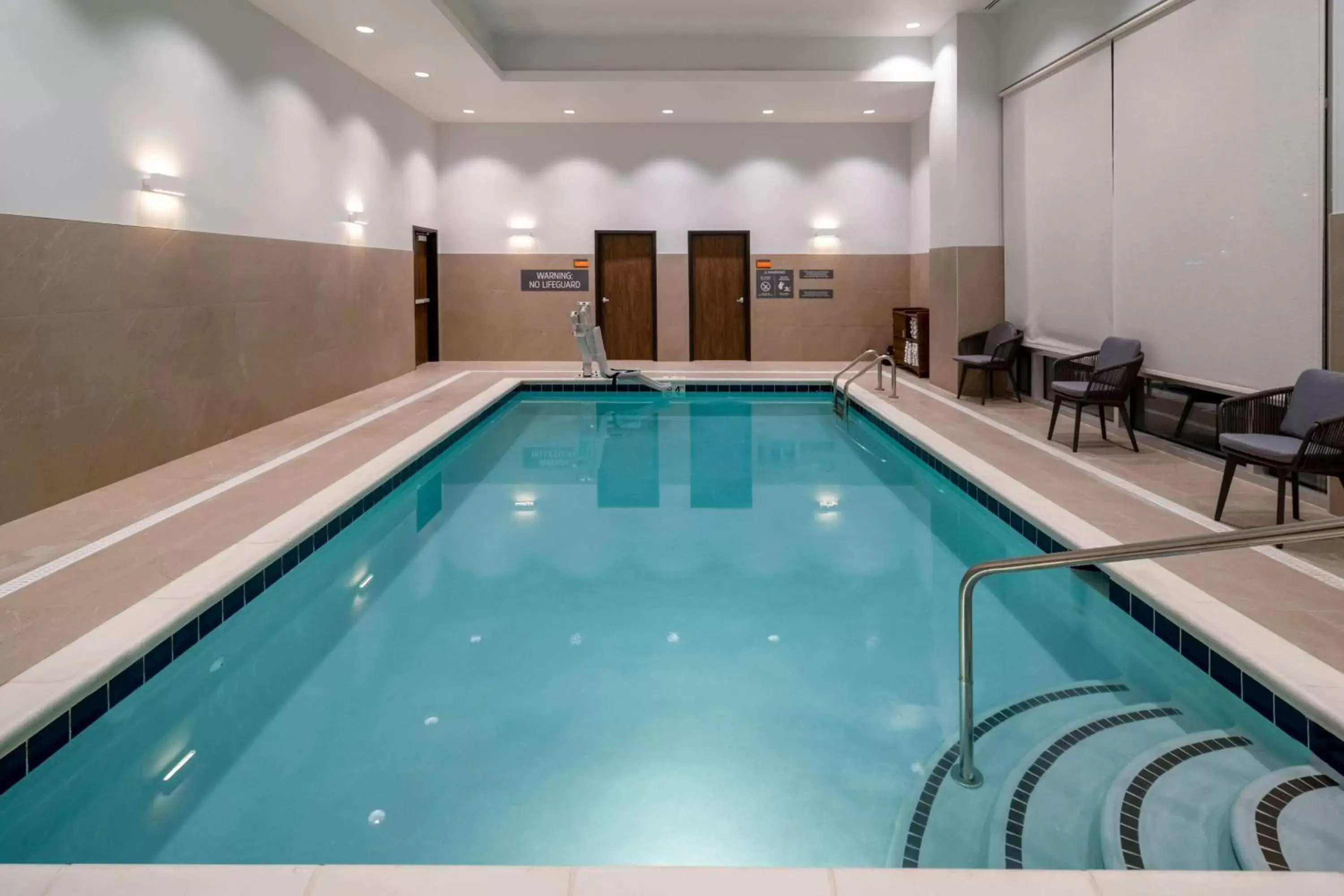 Activities, Swimming Pool in La Quinta Inn & Suites by Wyndham Nashville Downtown Stadium