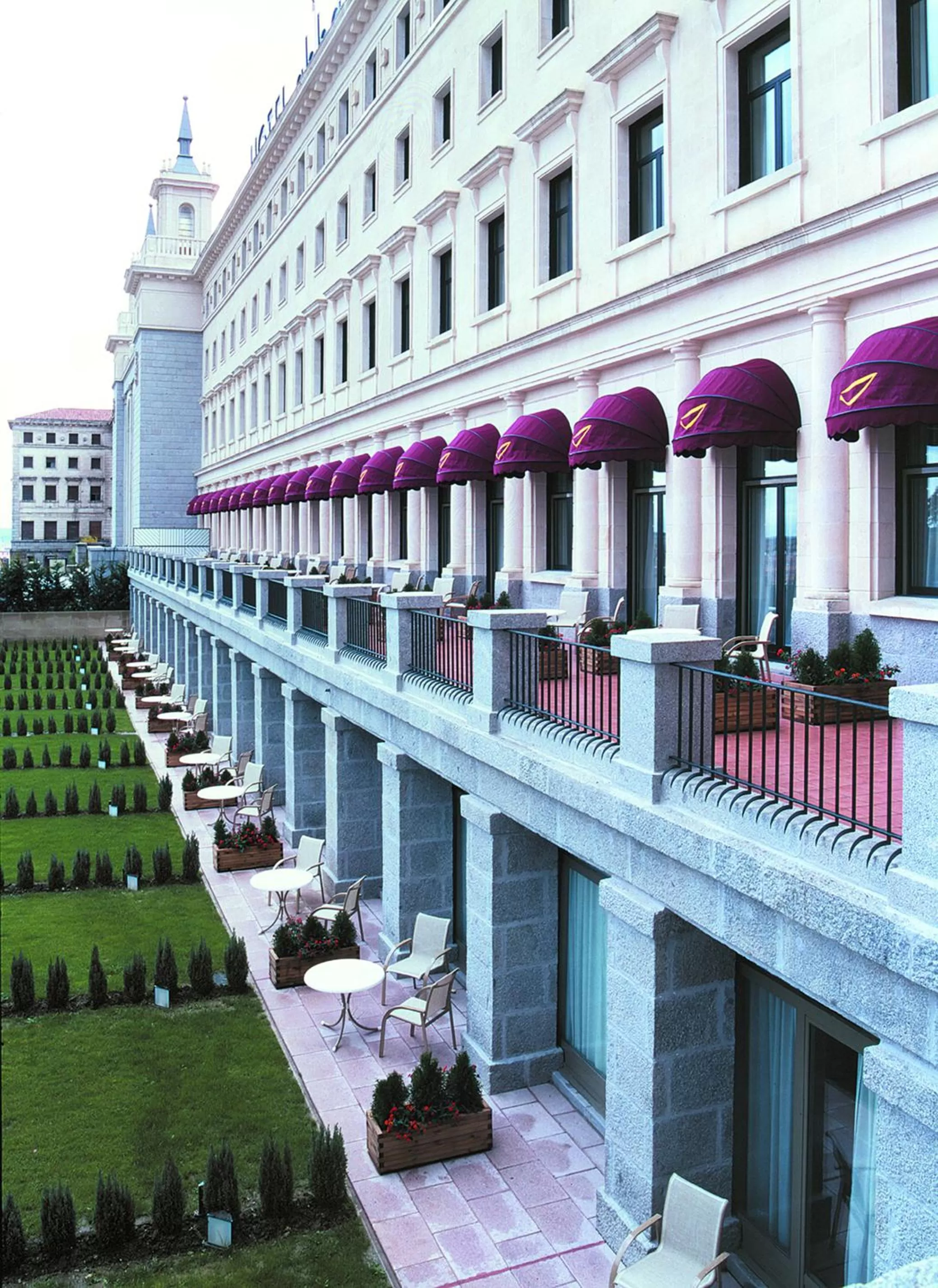 Property building in Abba Burgos