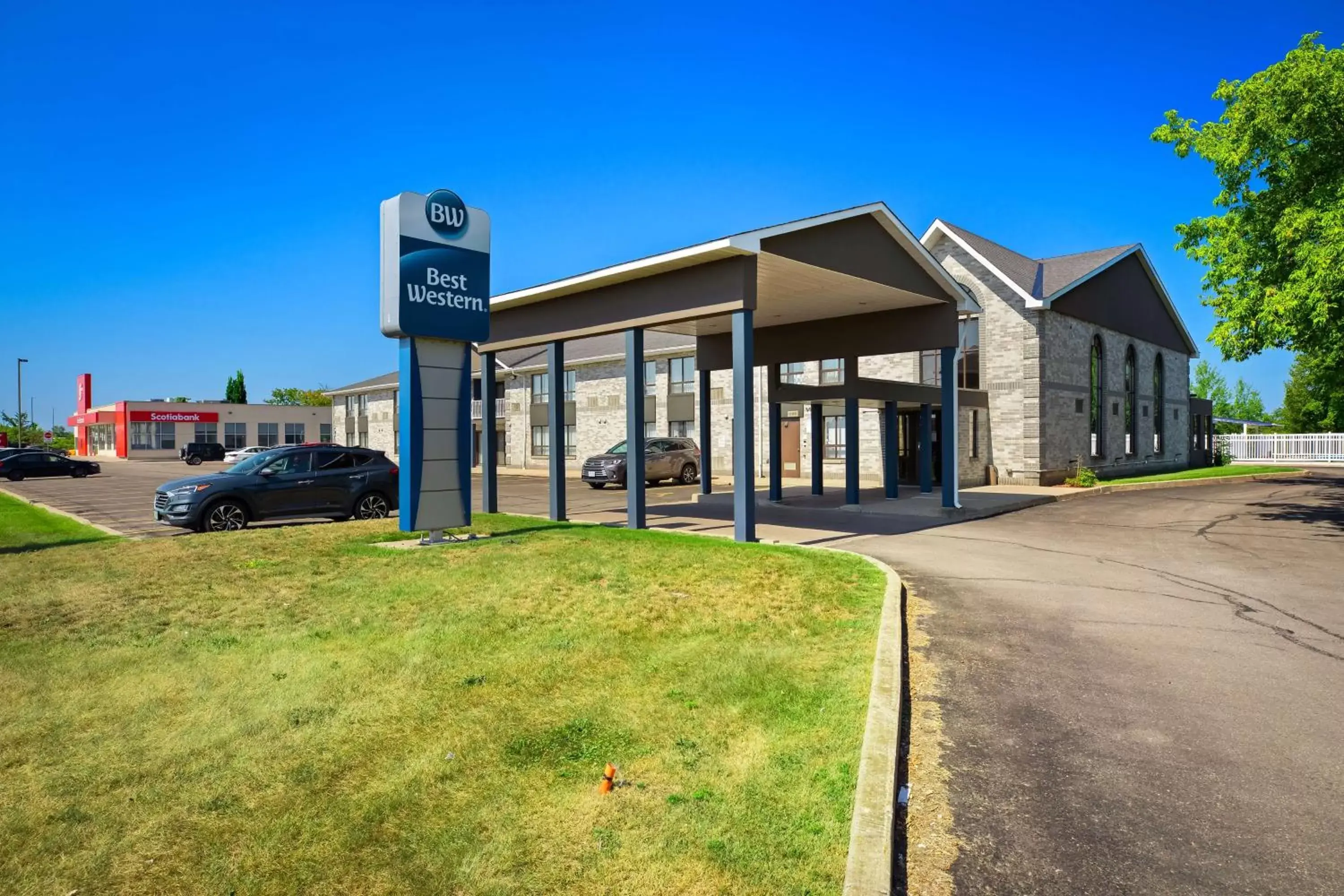 Property Building in Best Western Smiths Falls Hotel