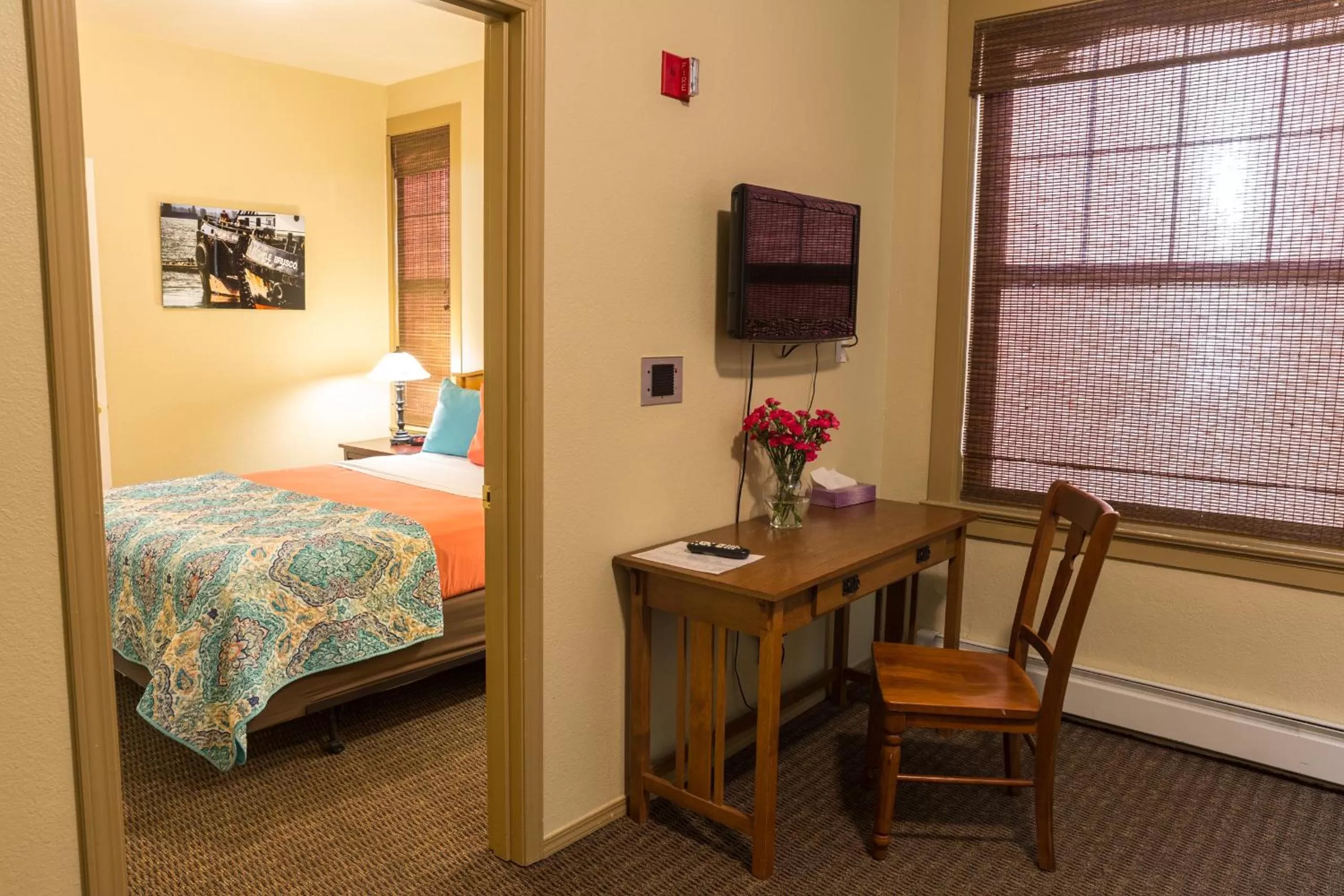 TV and multimedia in Hotel Cathlamet