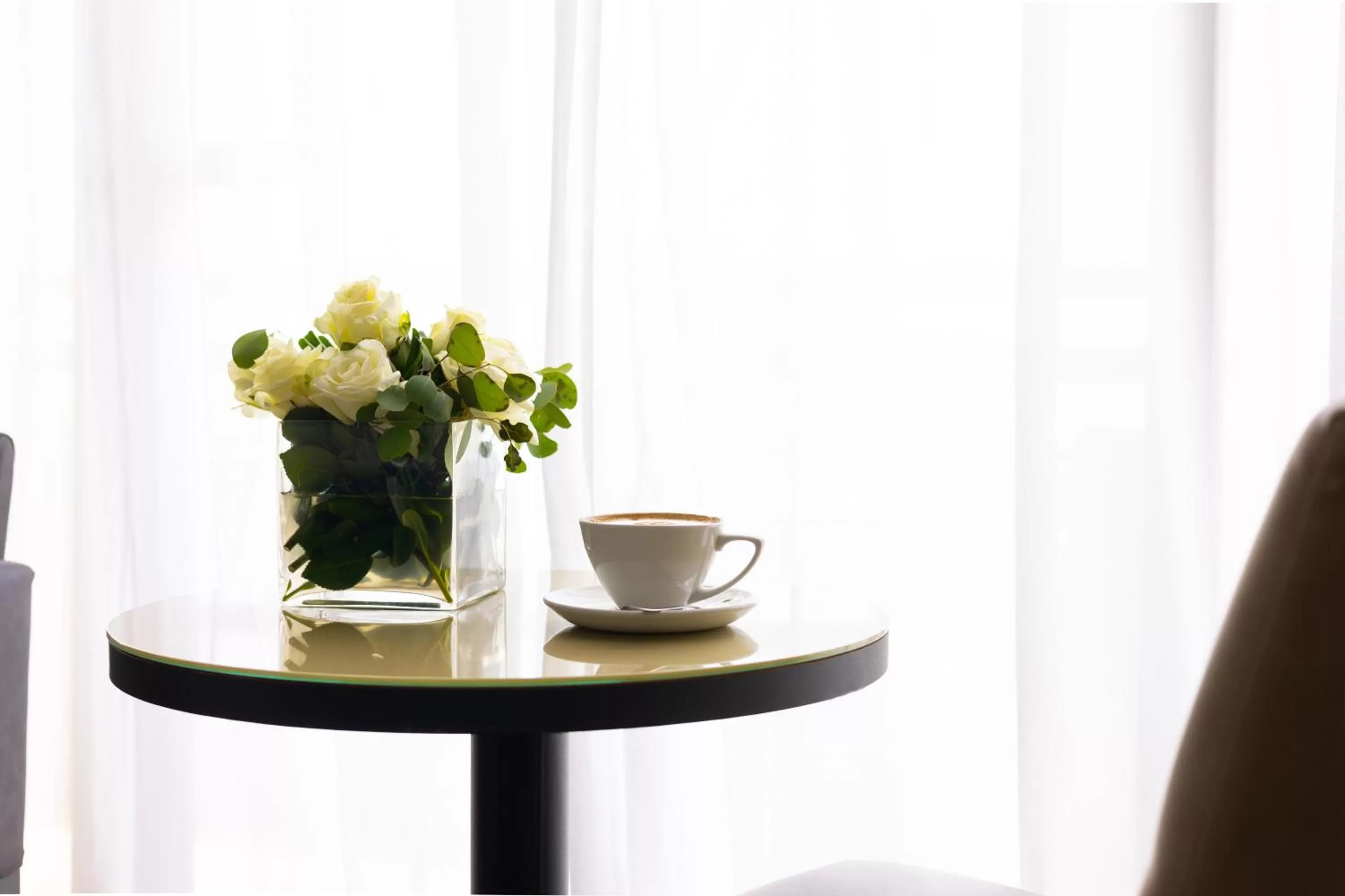 Restaurant/places to eat in Ajax Hotel