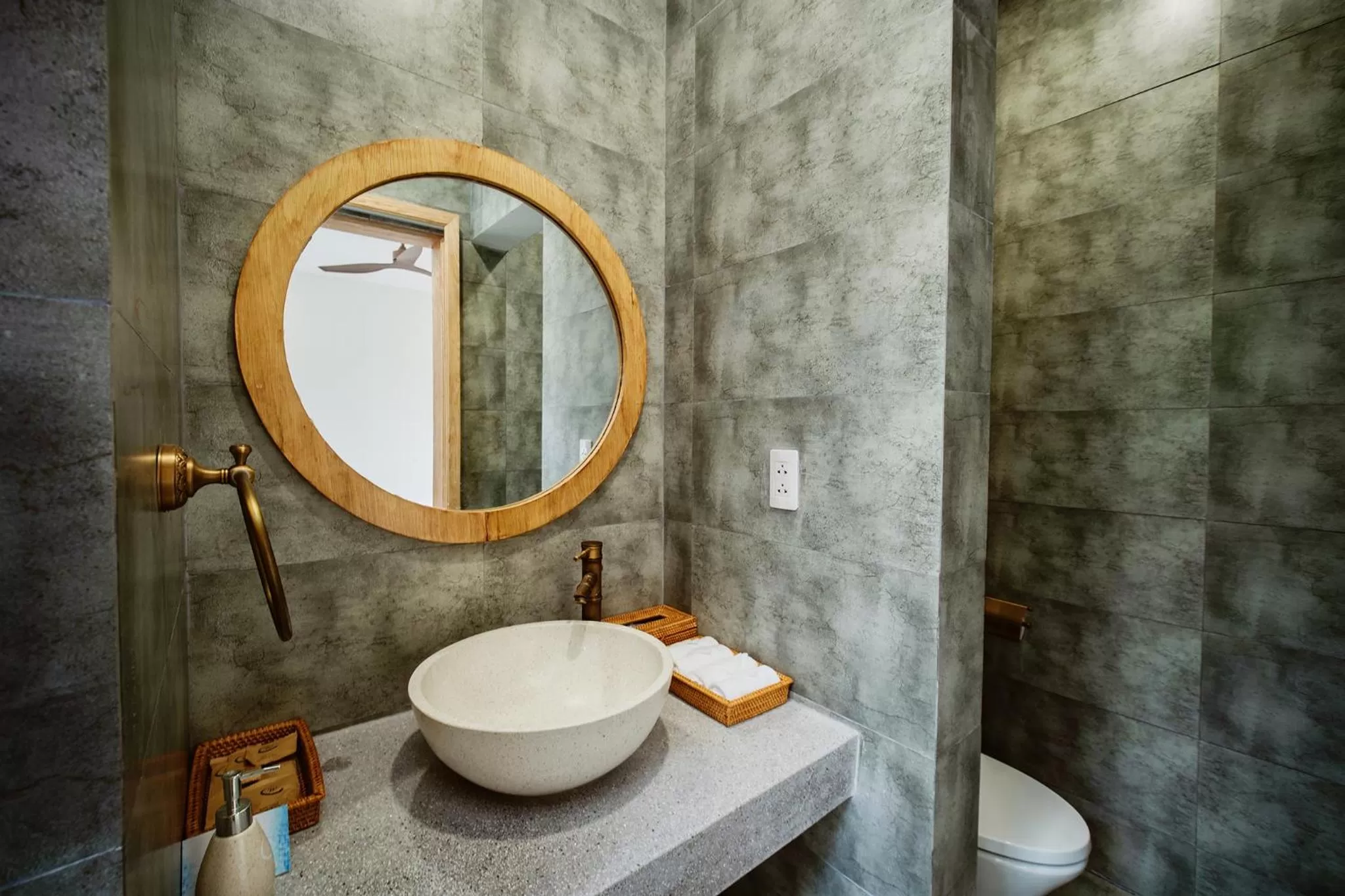 Bathroom in The Watermark Beachside Hotel
