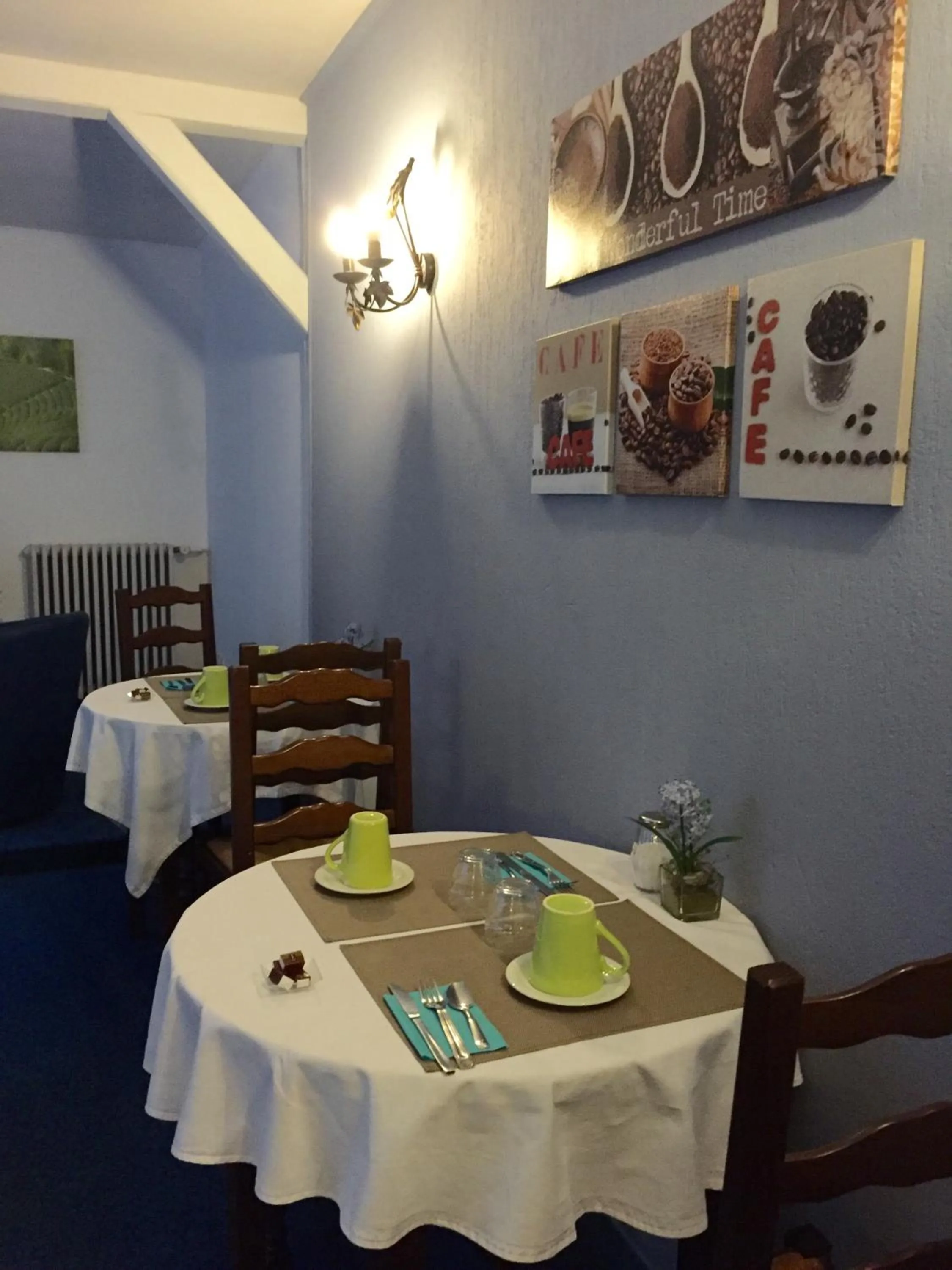 Restaurant/places to eat in Hôtel Villa Du Parc