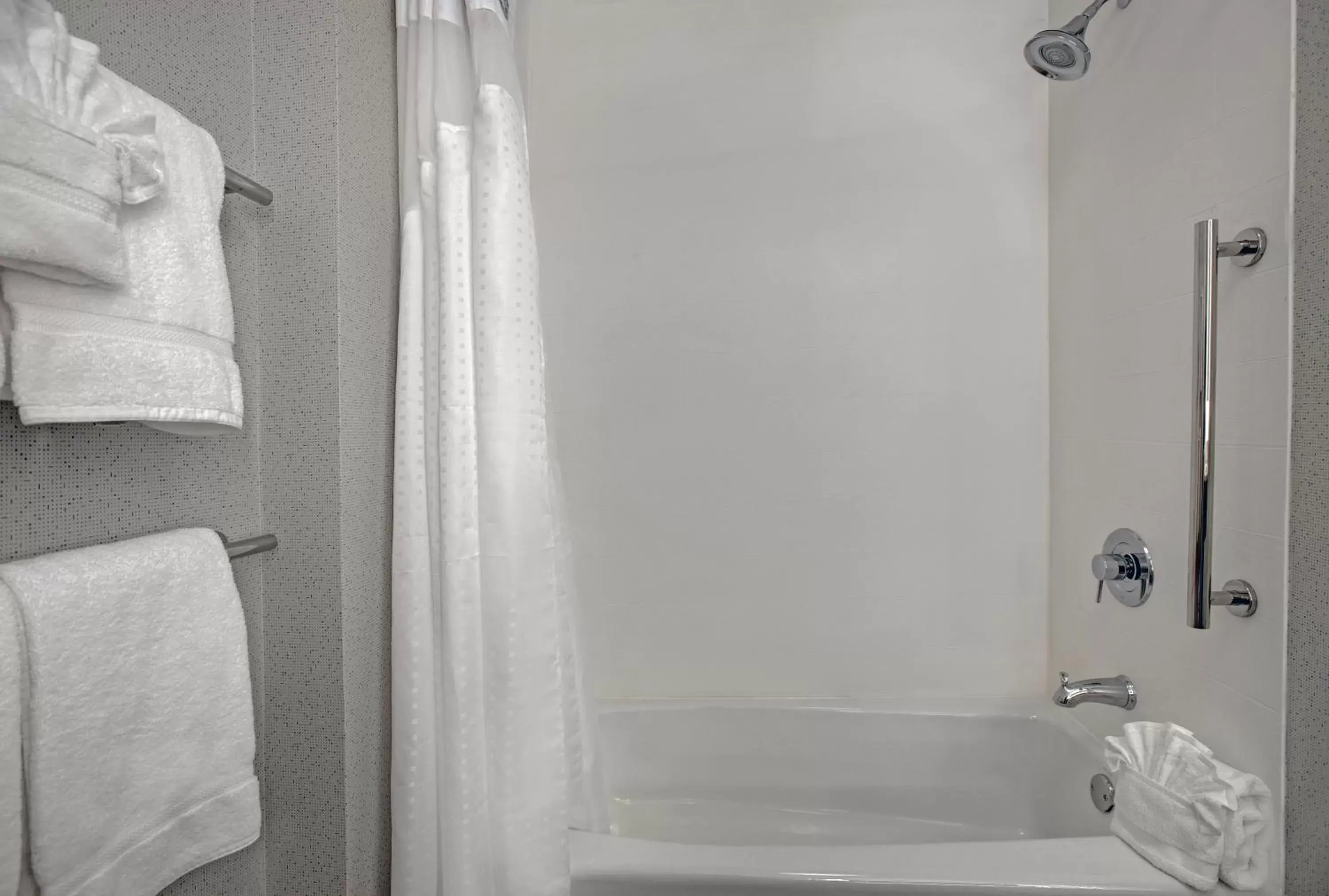 Bathroom in Holiday Inn Express & Suites - Milwaukee - Brookfield, an IHG Hotel