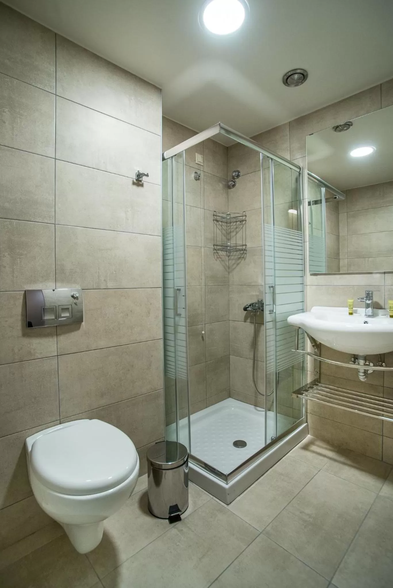 Bathroom in Argo Hotel Piraeus