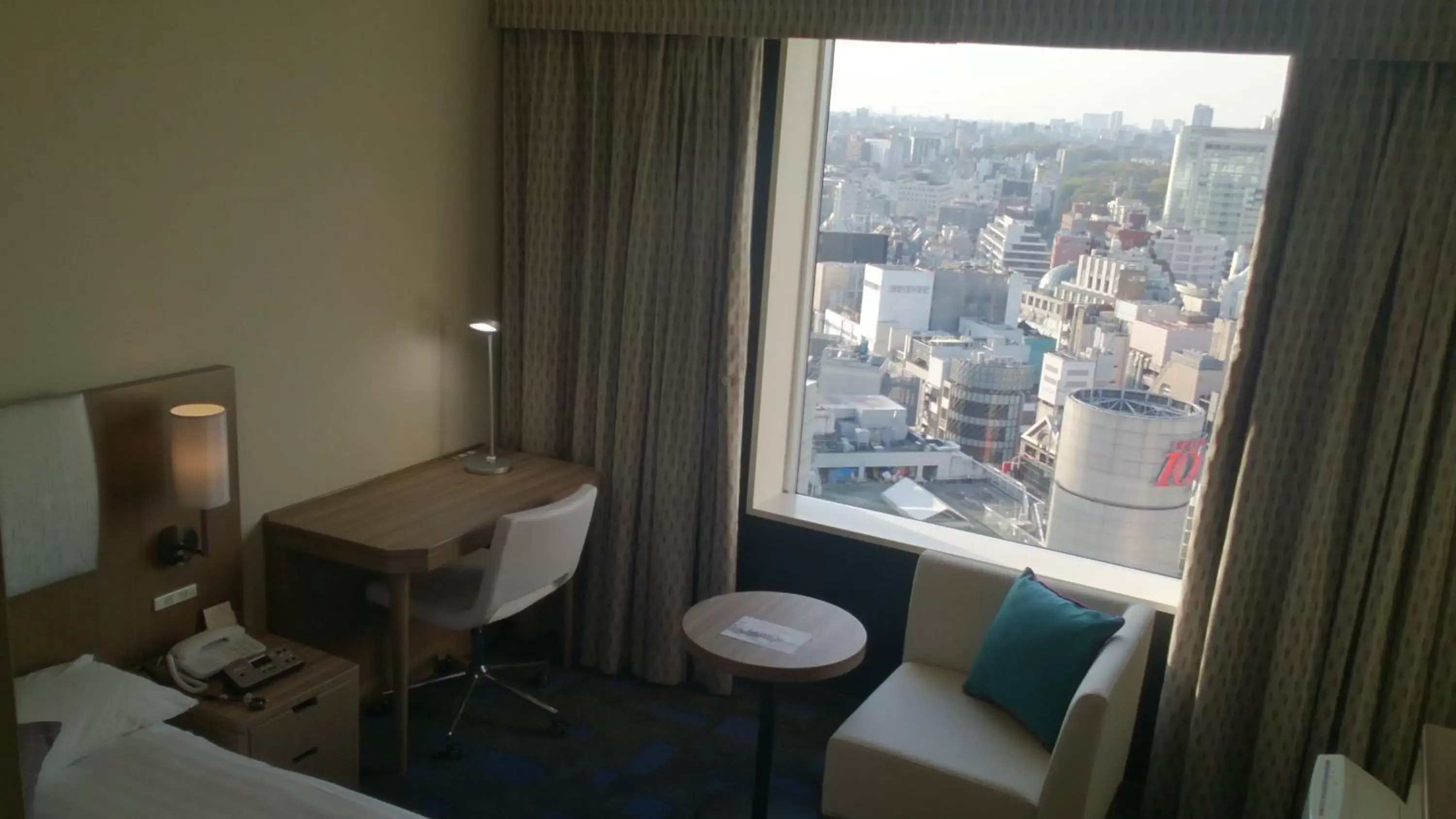 Seating area, Bathroom in Shibuya Excel Hotel Tokyu