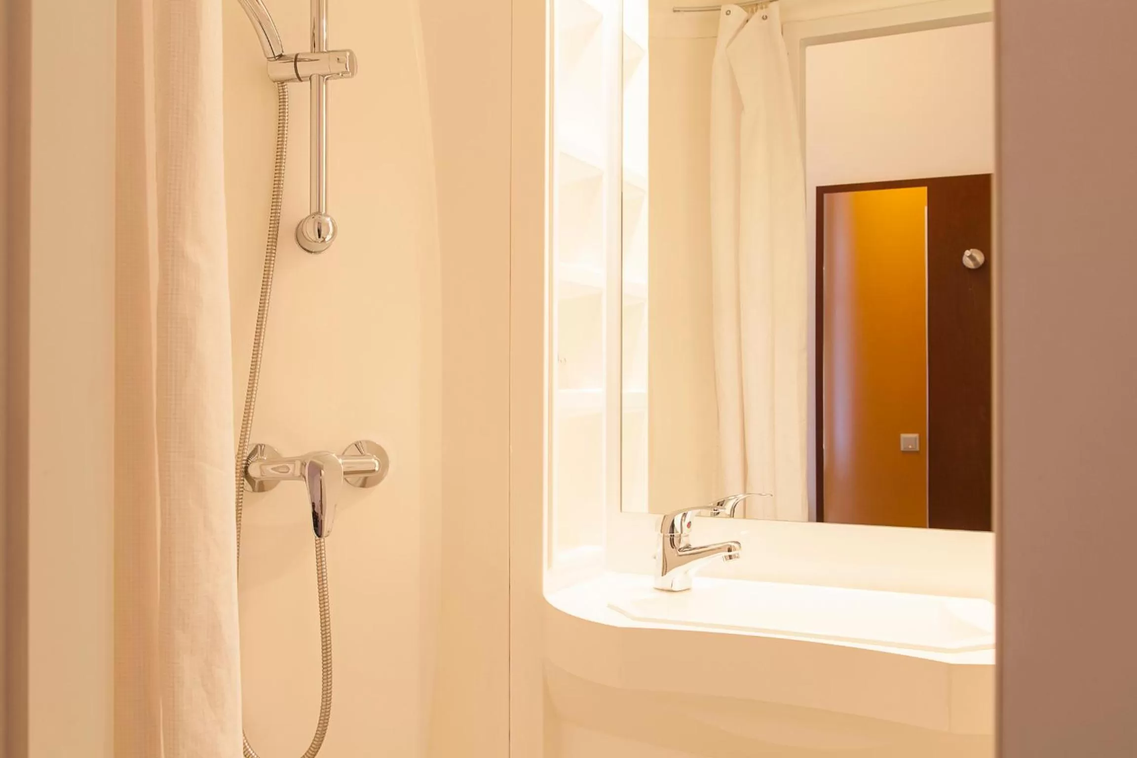 Shower in Pension Stadthalle