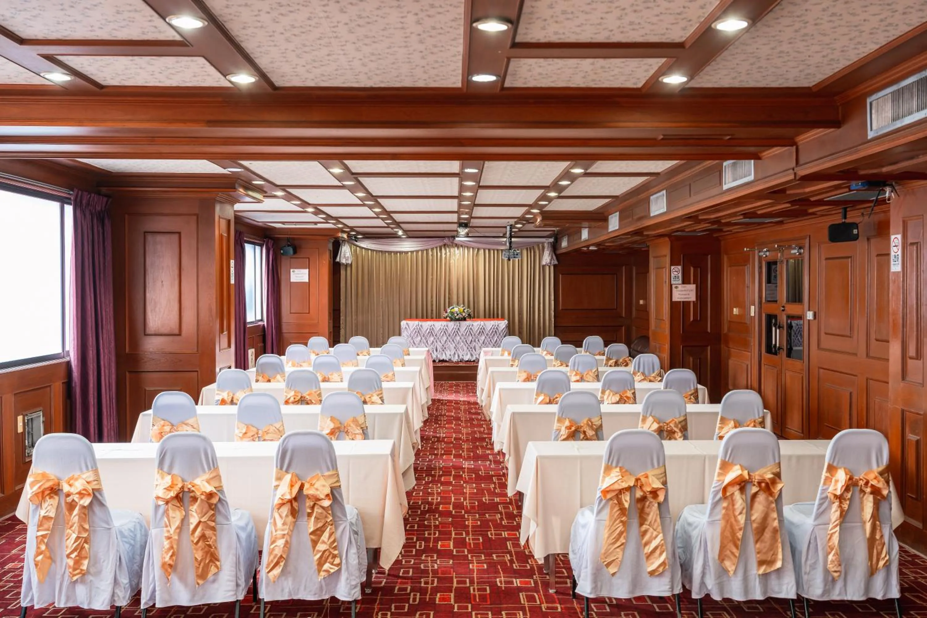 Banquet/Function facilities in Elizabeth Hotel