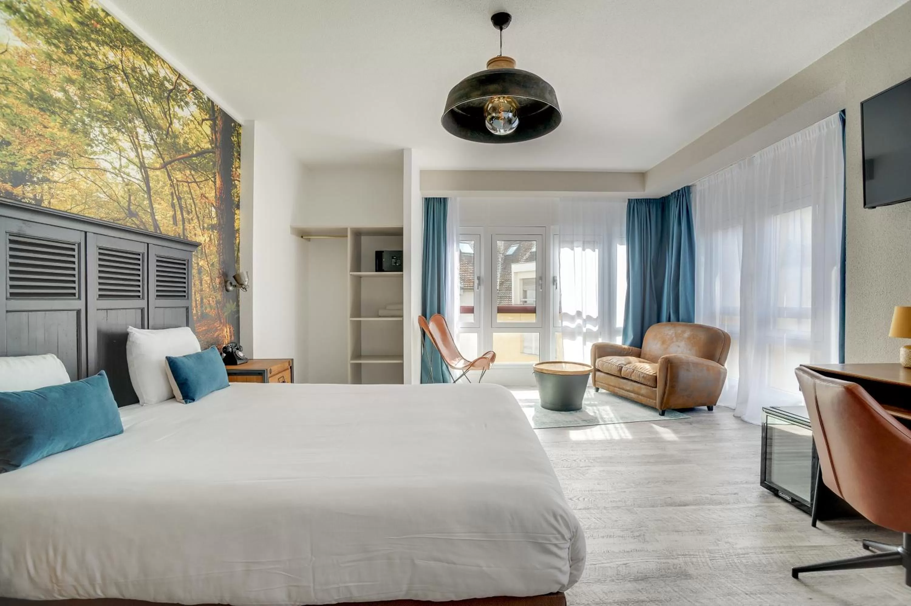 Photo of the whole room in La Maison Hôtel Mulhouse Centre