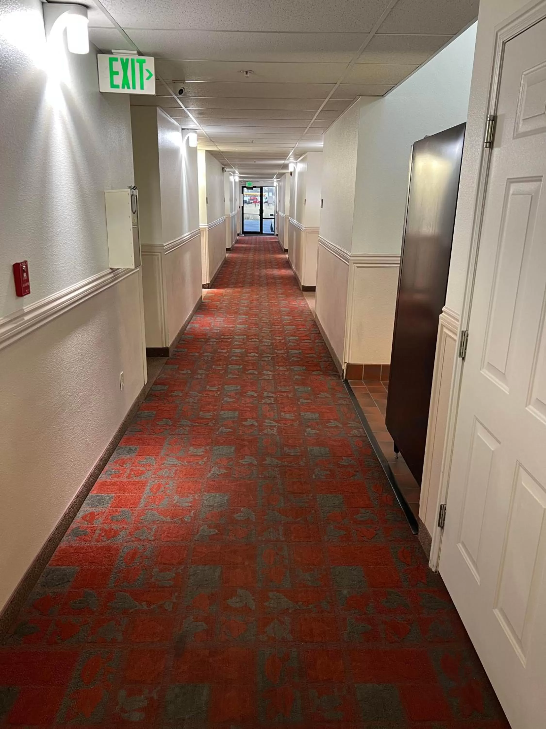 Property building in Days Inn by Wyndham Lake Point