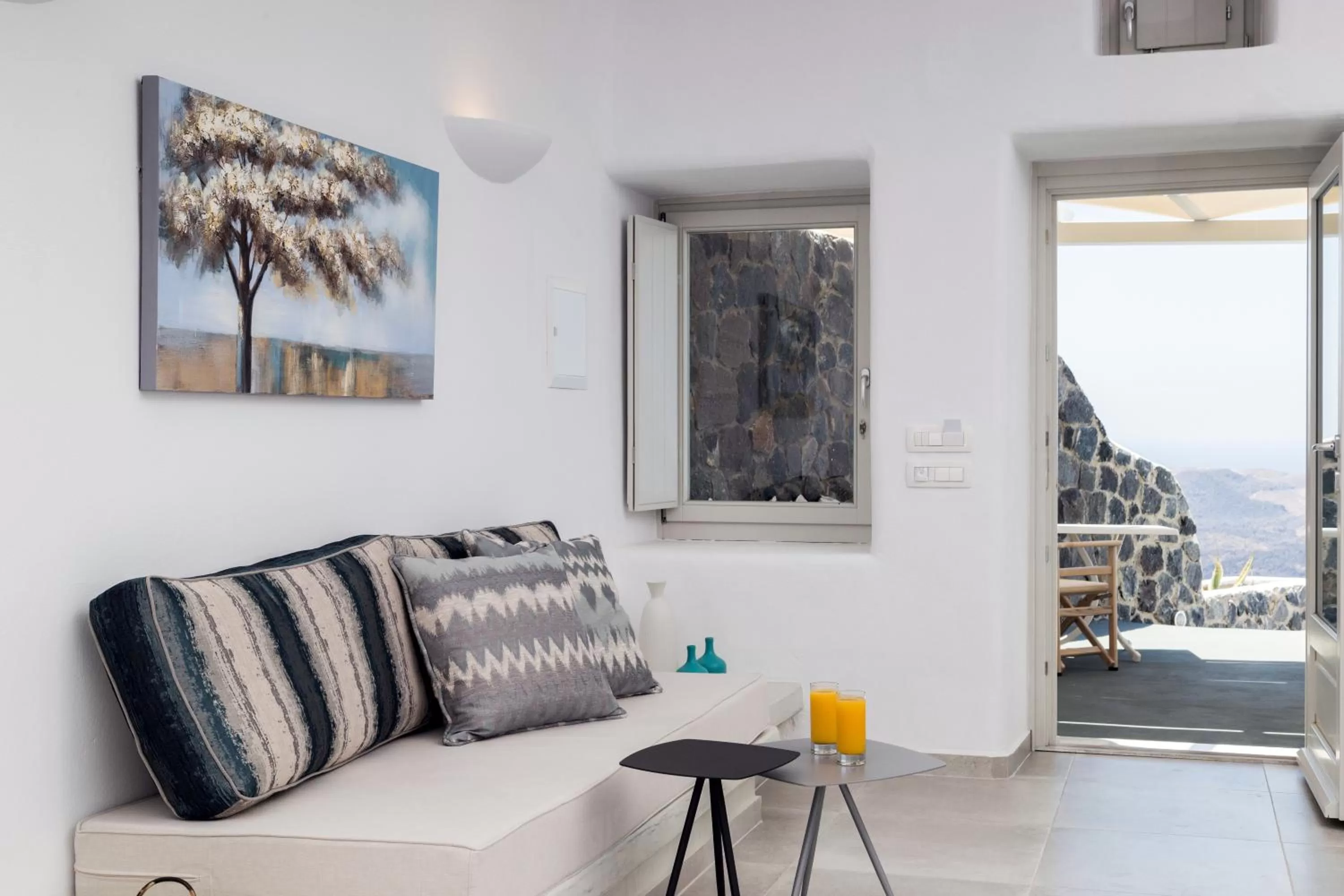 Communal lounge/ TV room in Adamant Suites