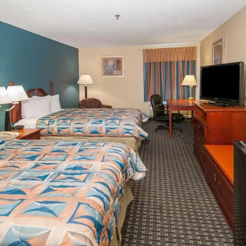 Photo of the whole room, Bed in Days Inn by Wyndham Lafayette Scott