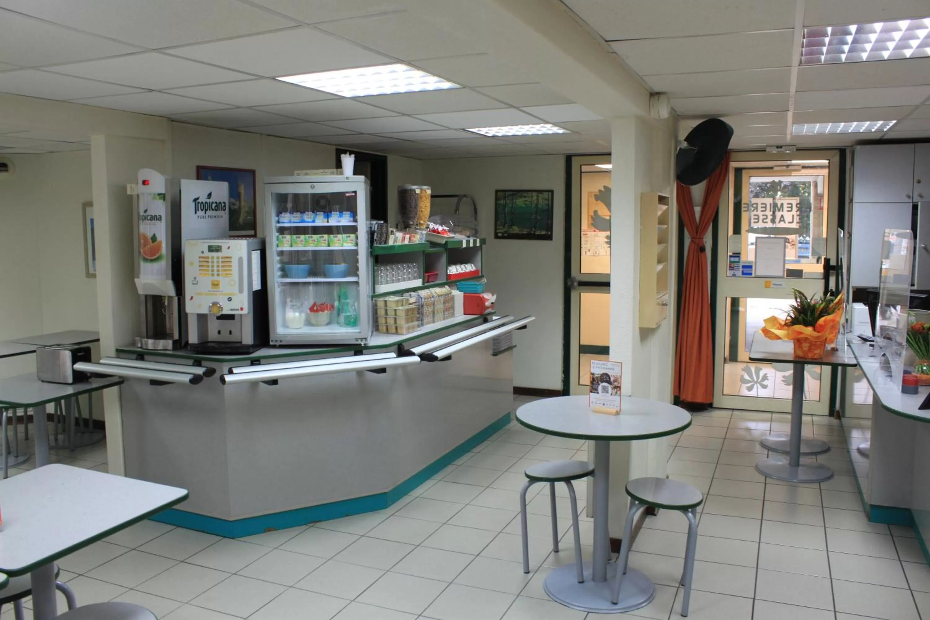 Buffet breakfast in Hôtel Premiere Classe Pamiers