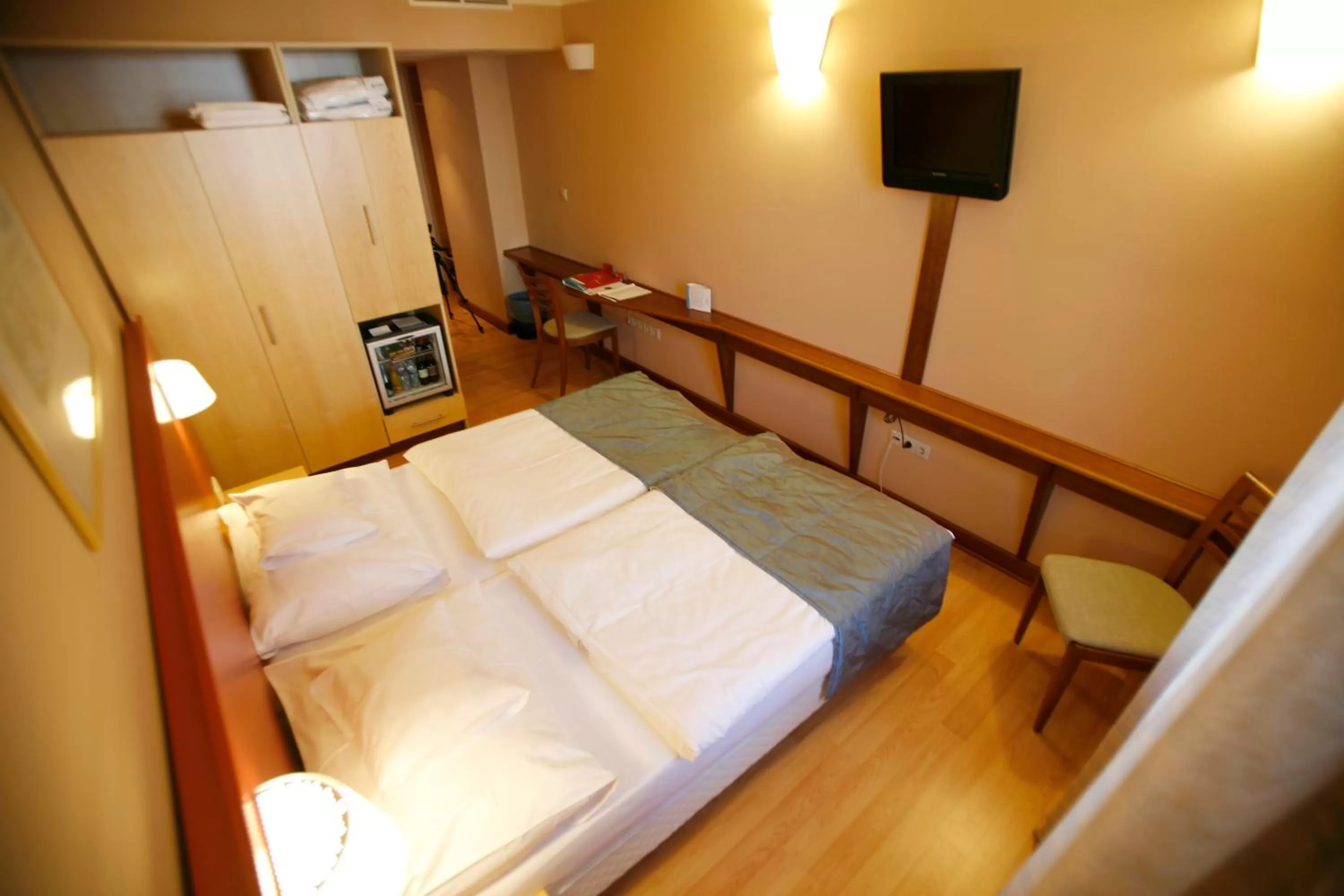 TV and multimedia, Bed in Dráva Hotel Thermal Resort