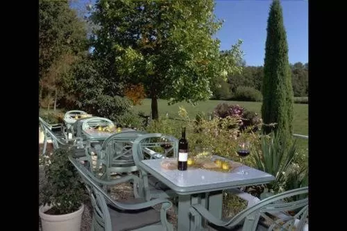 Patio in Hotel Zur Erholung & Restaurant Amme's Landhaus