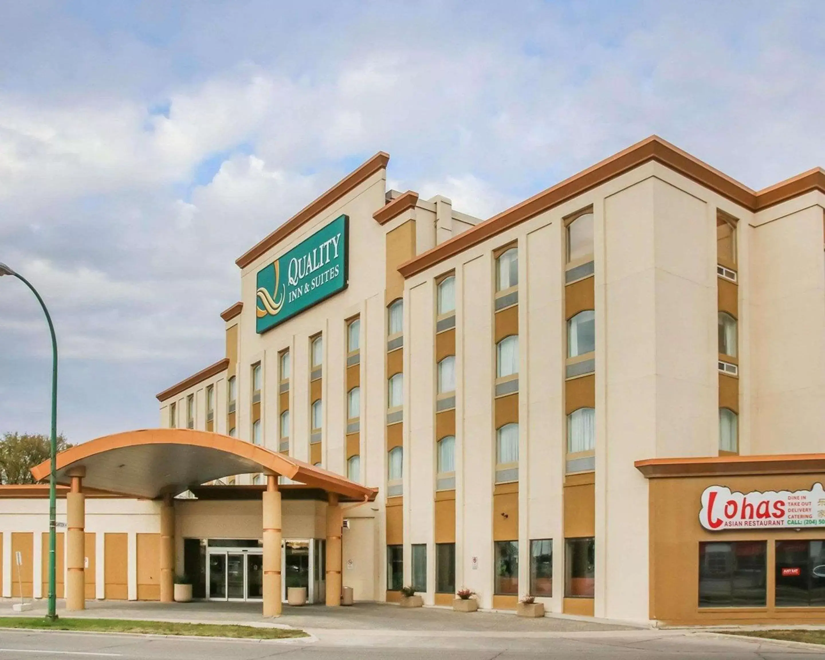 Property Building in Quality Inn & Suites Winnipeg