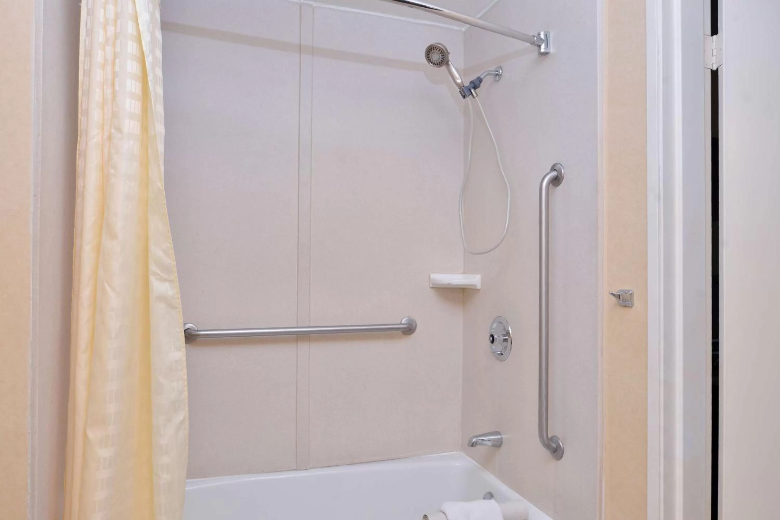 Bathroom in Best Western Airpark Hotel - Los Angeles LAX Airport