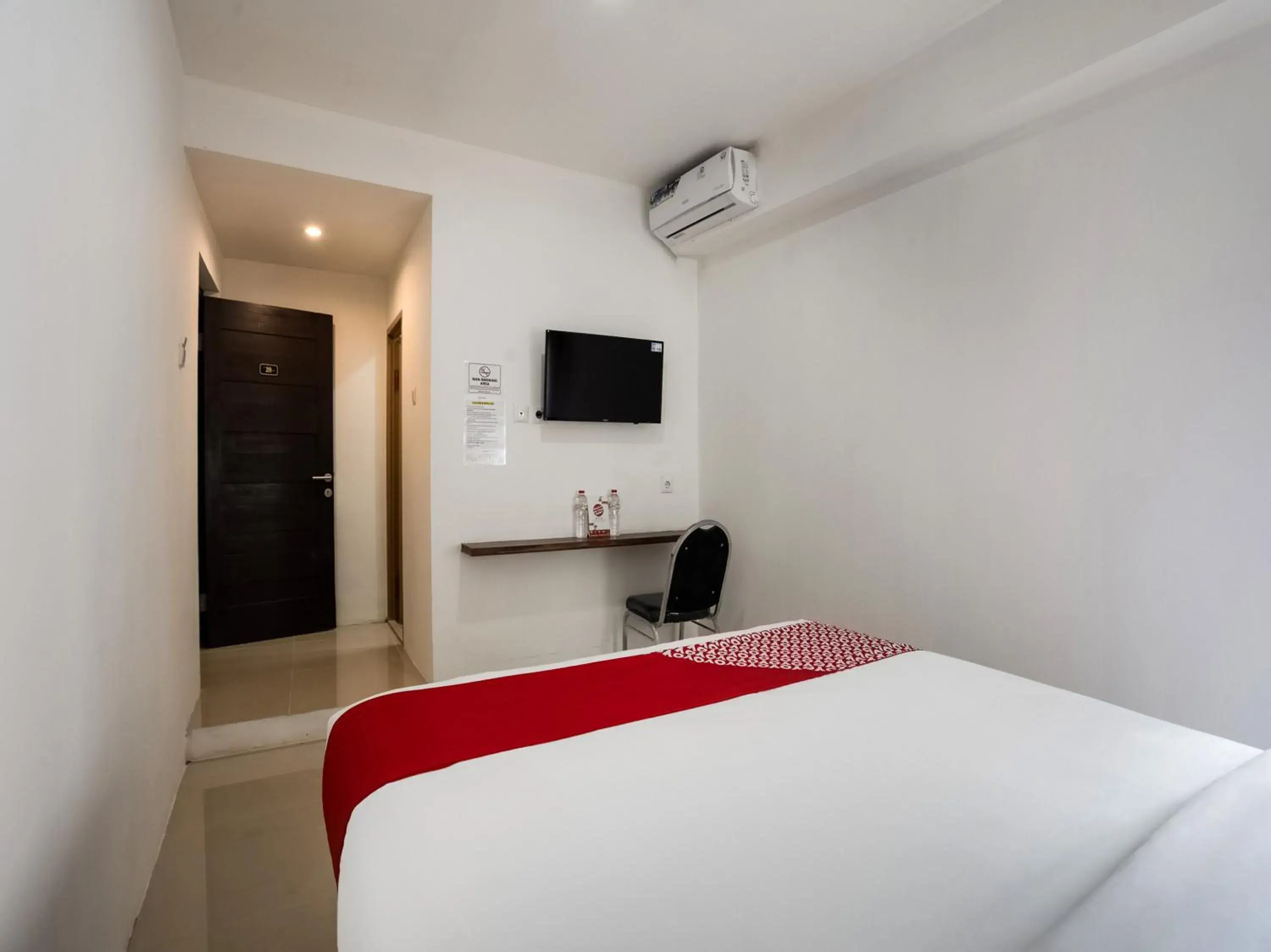 Bedroom, Bed in SUPER OYO 3463 Cimahi Guest House