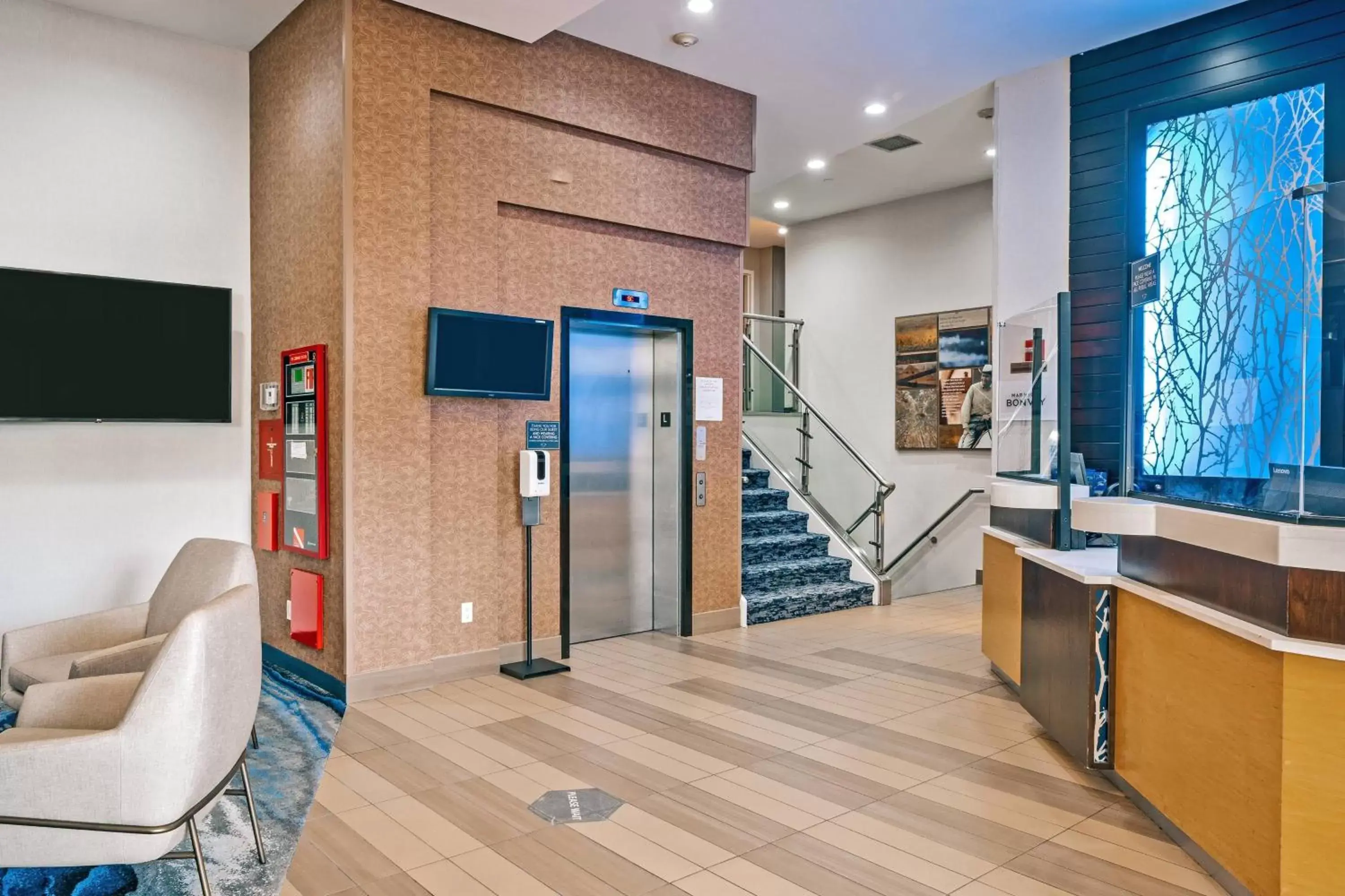 Lobby or reception, TV/Entertainment Center in Fairfield Inn by Marriott New York LaGuardia Airport/Astoria