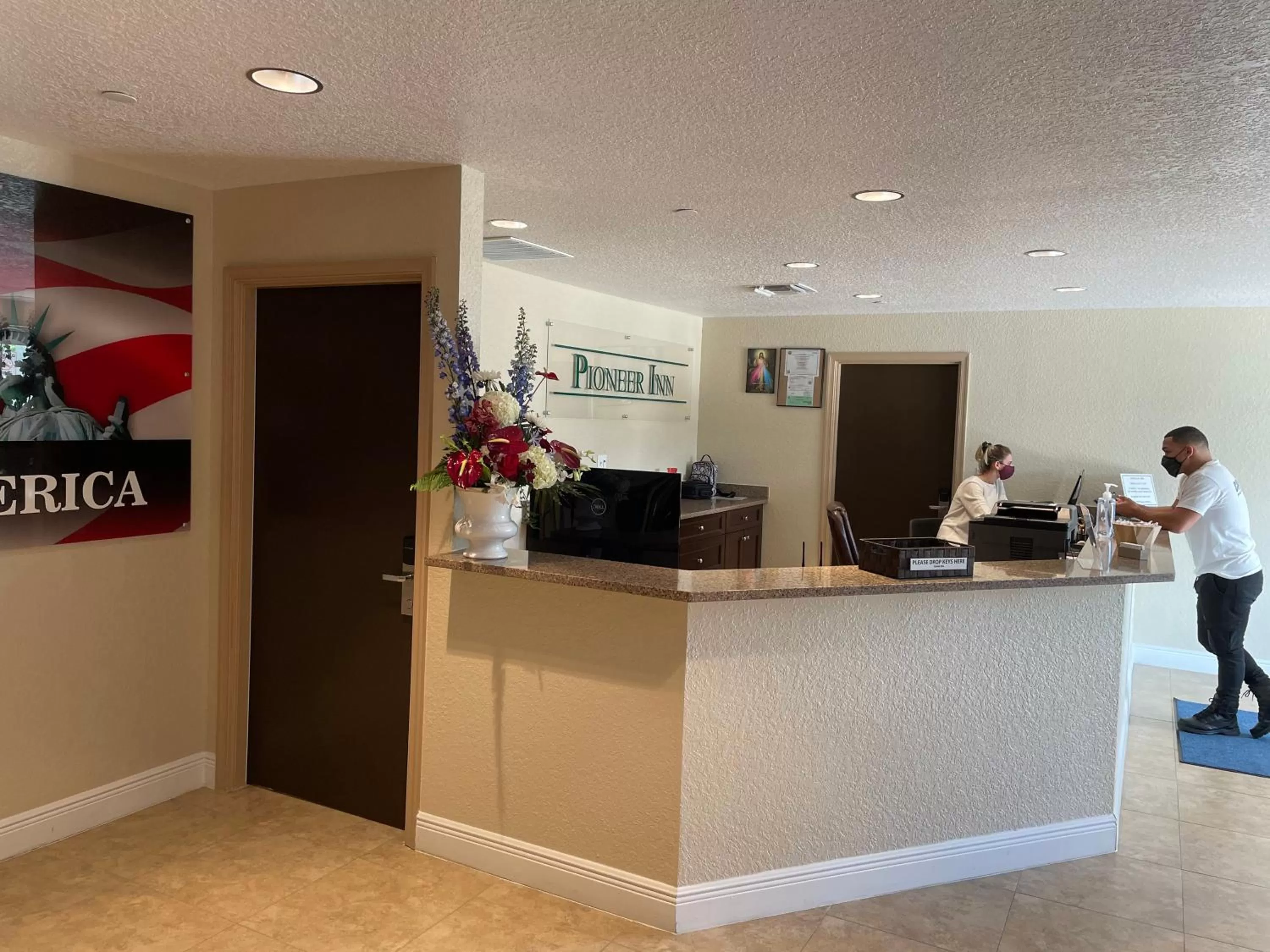 Lobby or reception in Pioneer Inn