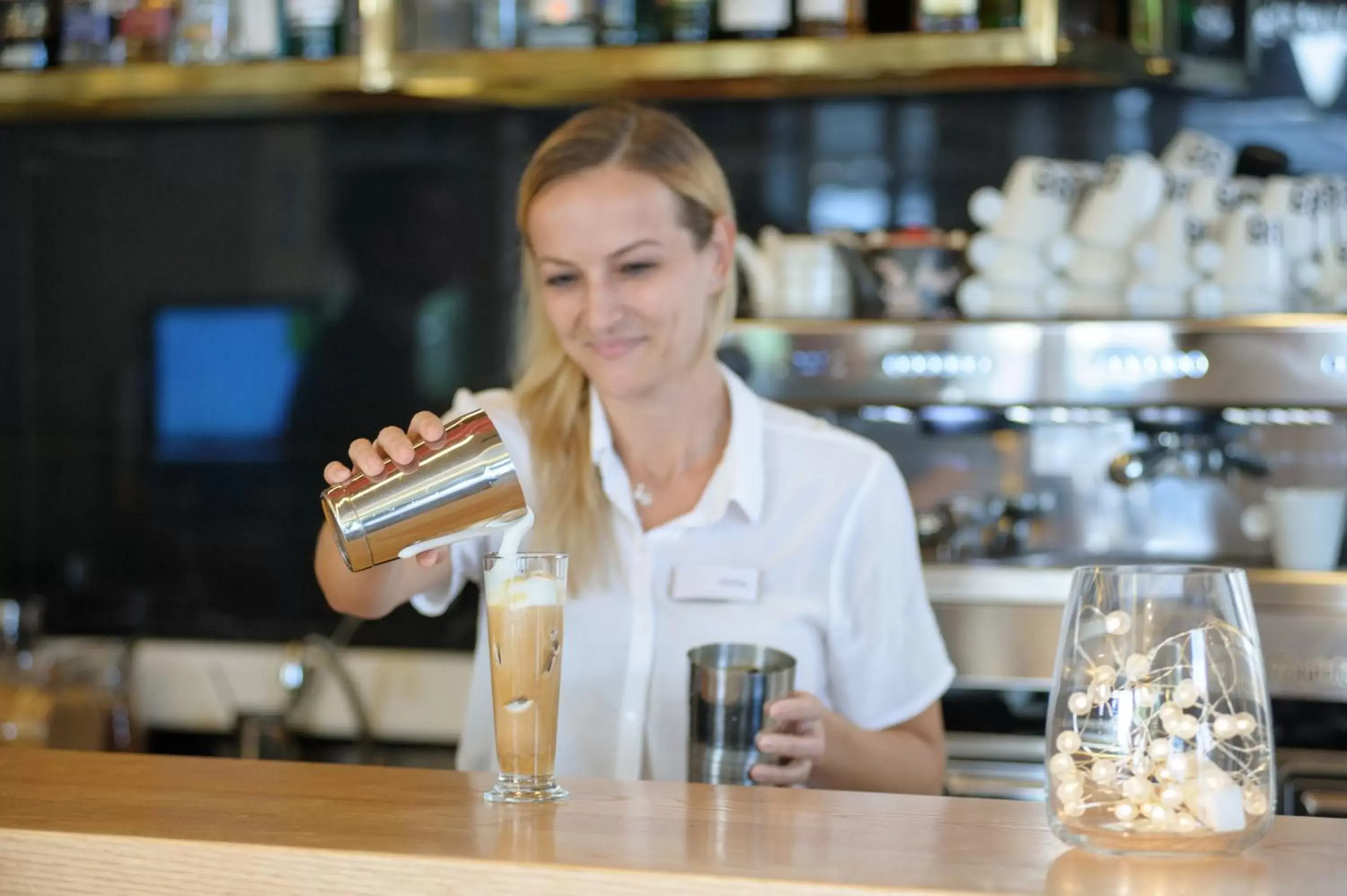 Lounge or bar in Seasabelle Hotel near Athens Airport