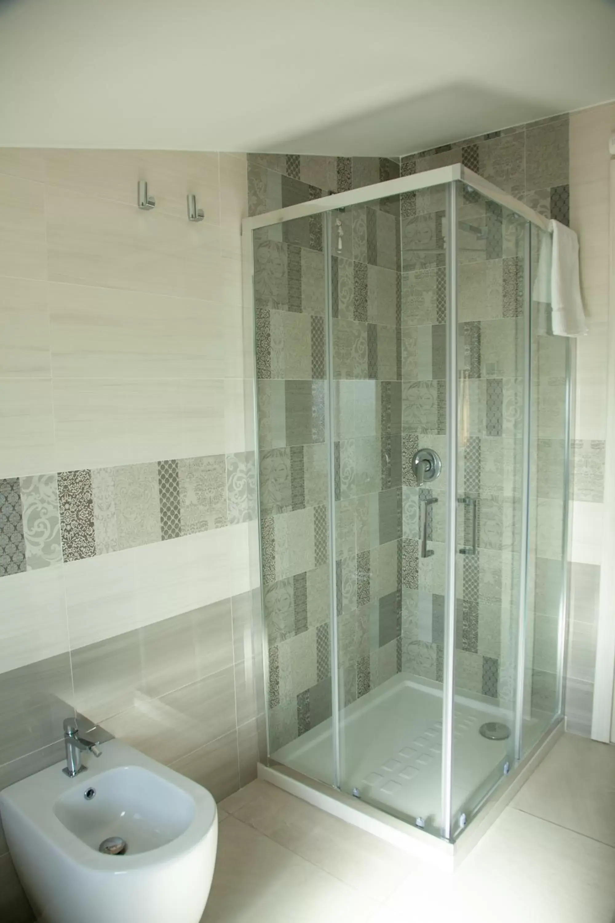 Shower, Bathroom in Hotel Dolce Stella