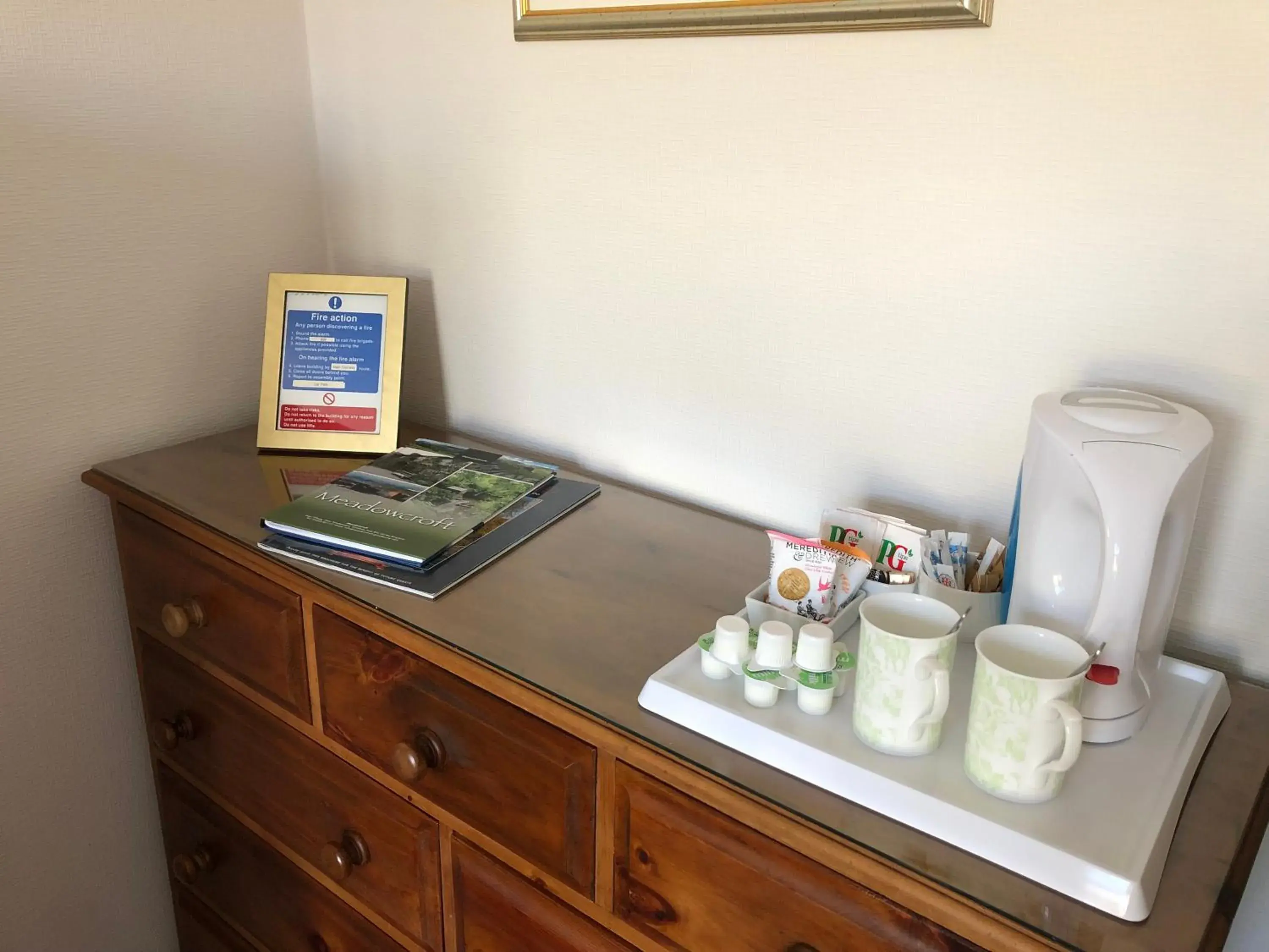 Food and drinks in Meadowcroft Guest House Food and drinks in Meadowcroft Guest House