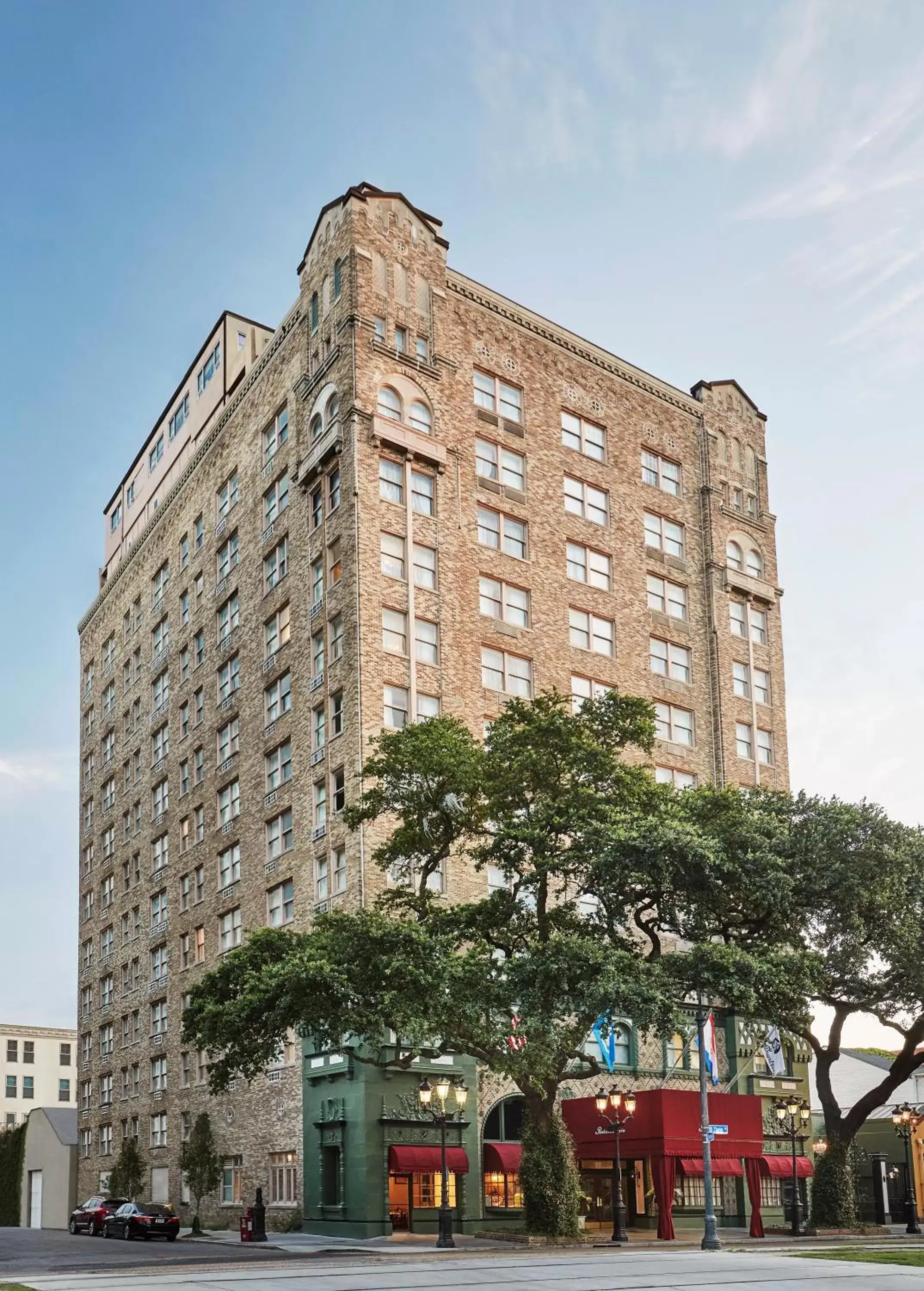 Property Building in Pontchartrain Hotel St. Charles Avenue