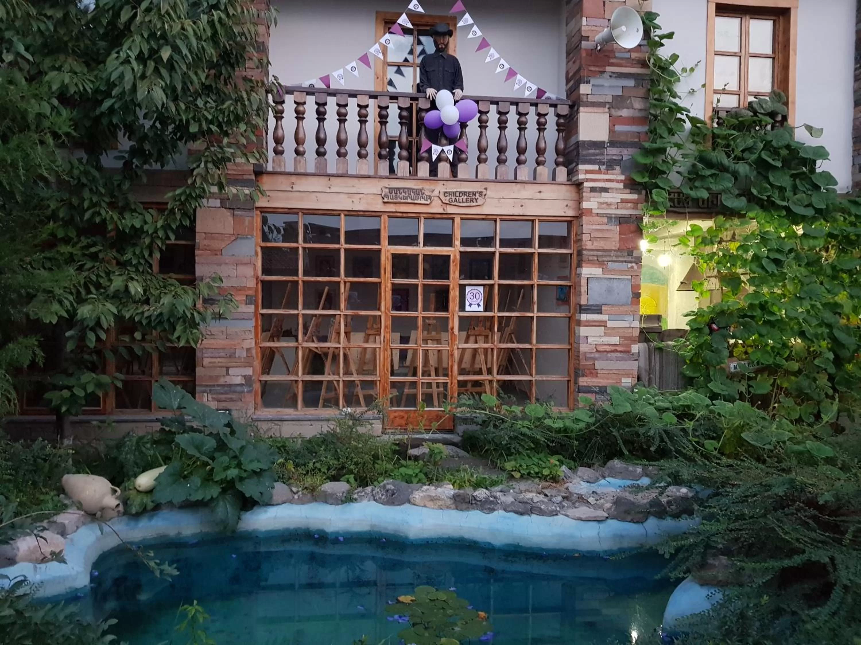 Neighbourhood, Property Building in Machanents Art Hotel