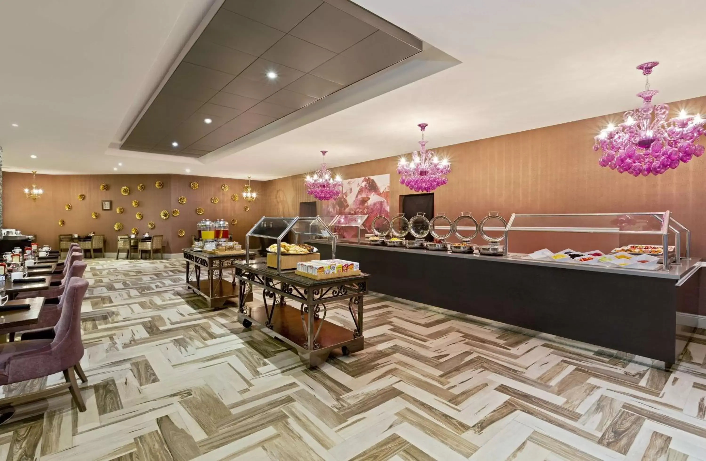 Breakfast in DoubleTree by Hilton Orlando East - UCF Area Breakfast in DoubleTree by Hilton Orlando East - UCF Area