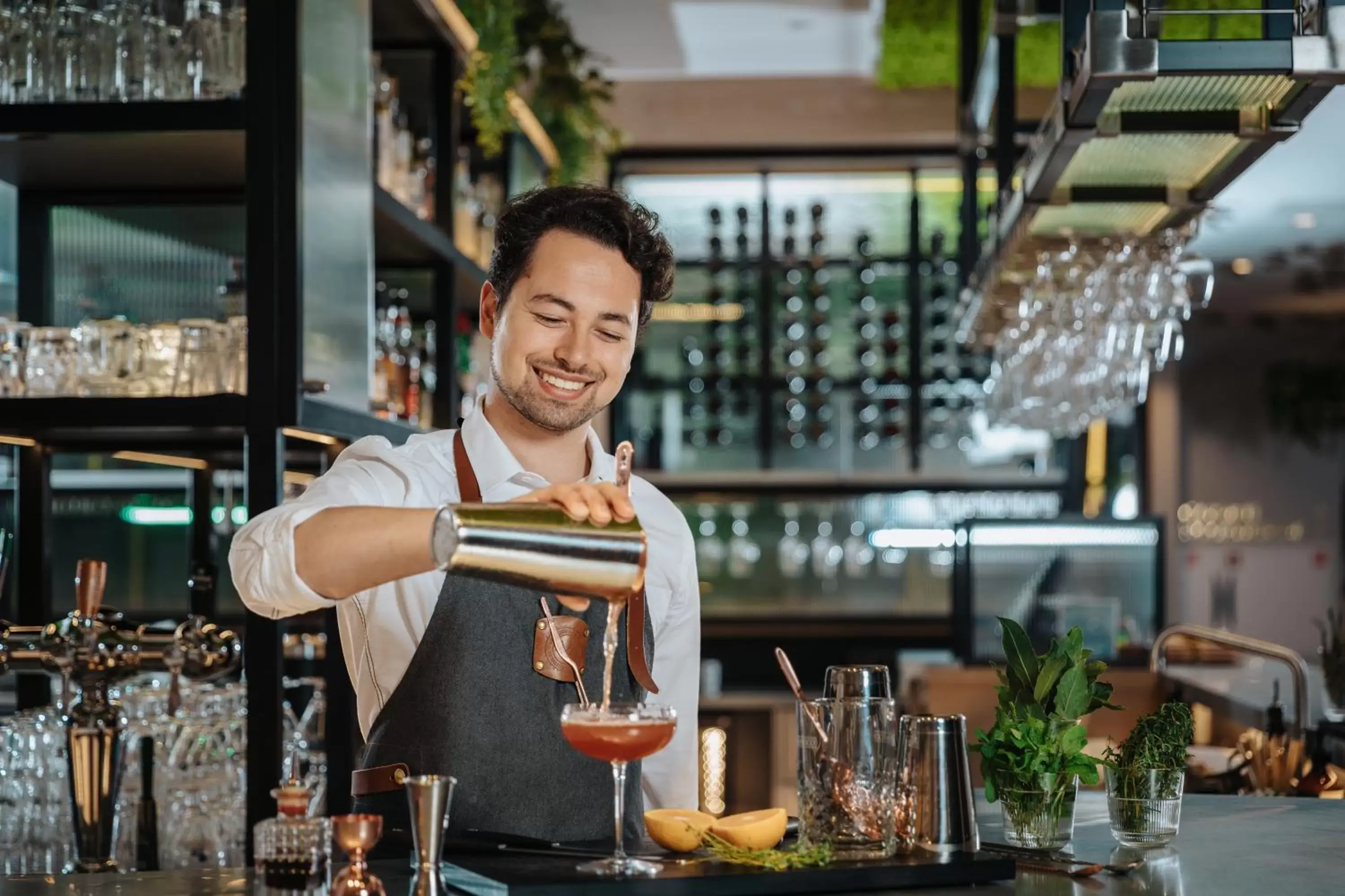 Lounge or bar in voco Auckland City Centre by IHG Lounge or bar in voco Auckland City Centre by IHG