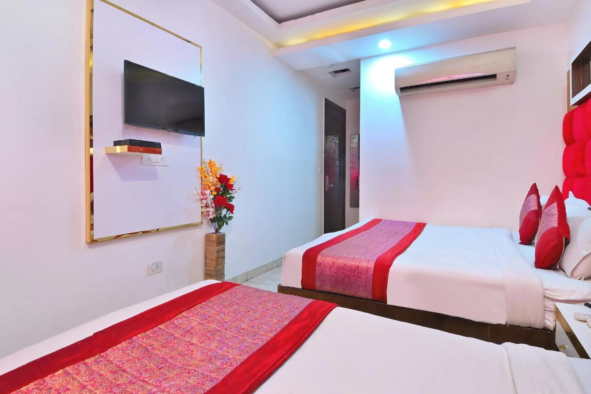 Photo of the whole room, Bed in The Bella Vista -Traveler's choice awarded